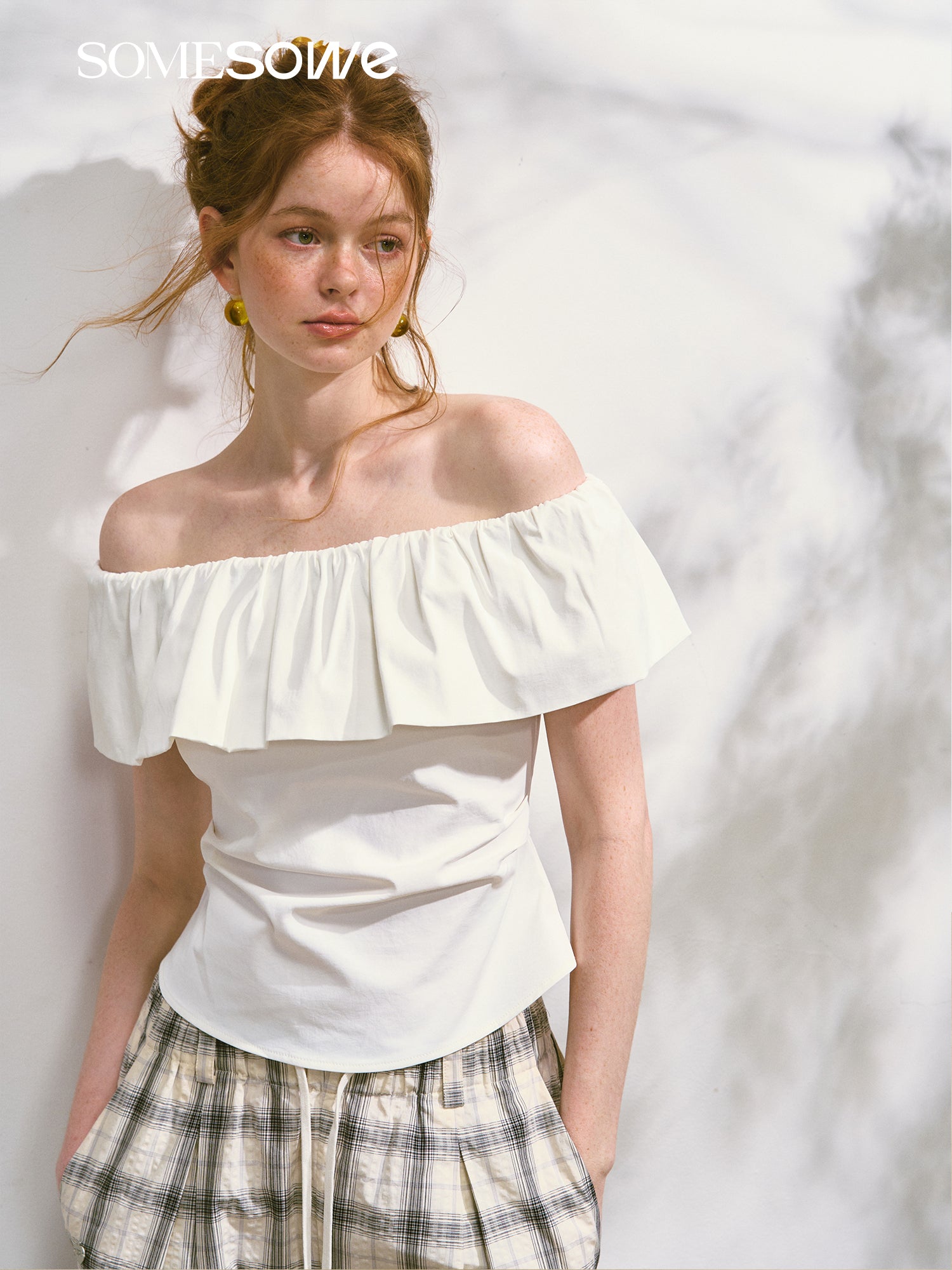 SOMESOWE S2508111 Off shoulder pleated top