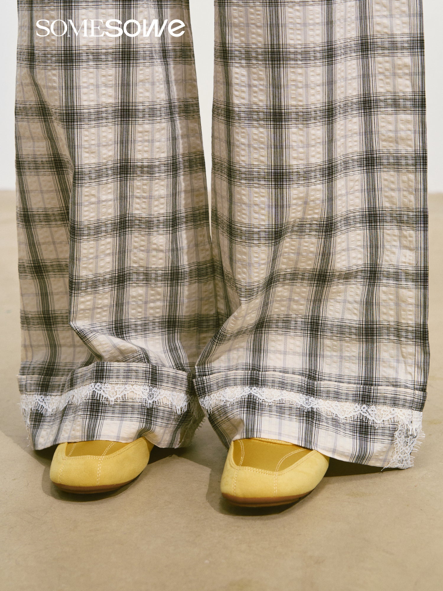 SOMESOWE S2508093 Plaid flanked casual pants