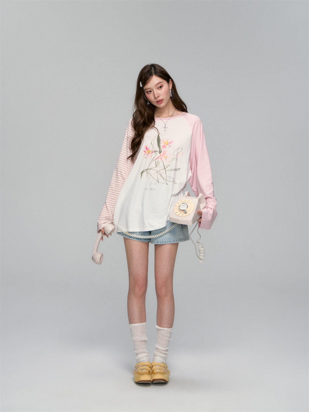 AsGony ASG25120 Color blocked floral print round neck T-shirt