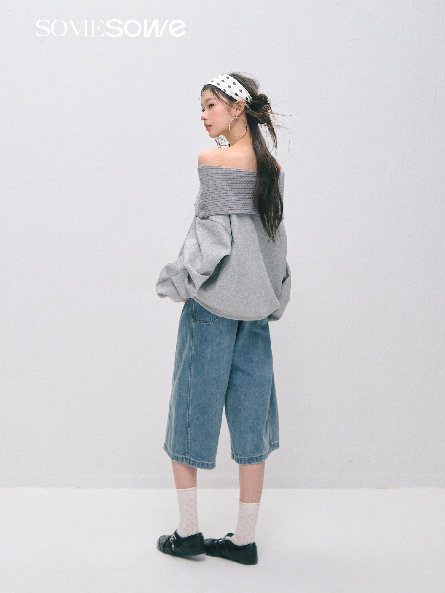 SOMESOWE S2509016 Off shoulder splicing loose fitting pullover hoodie