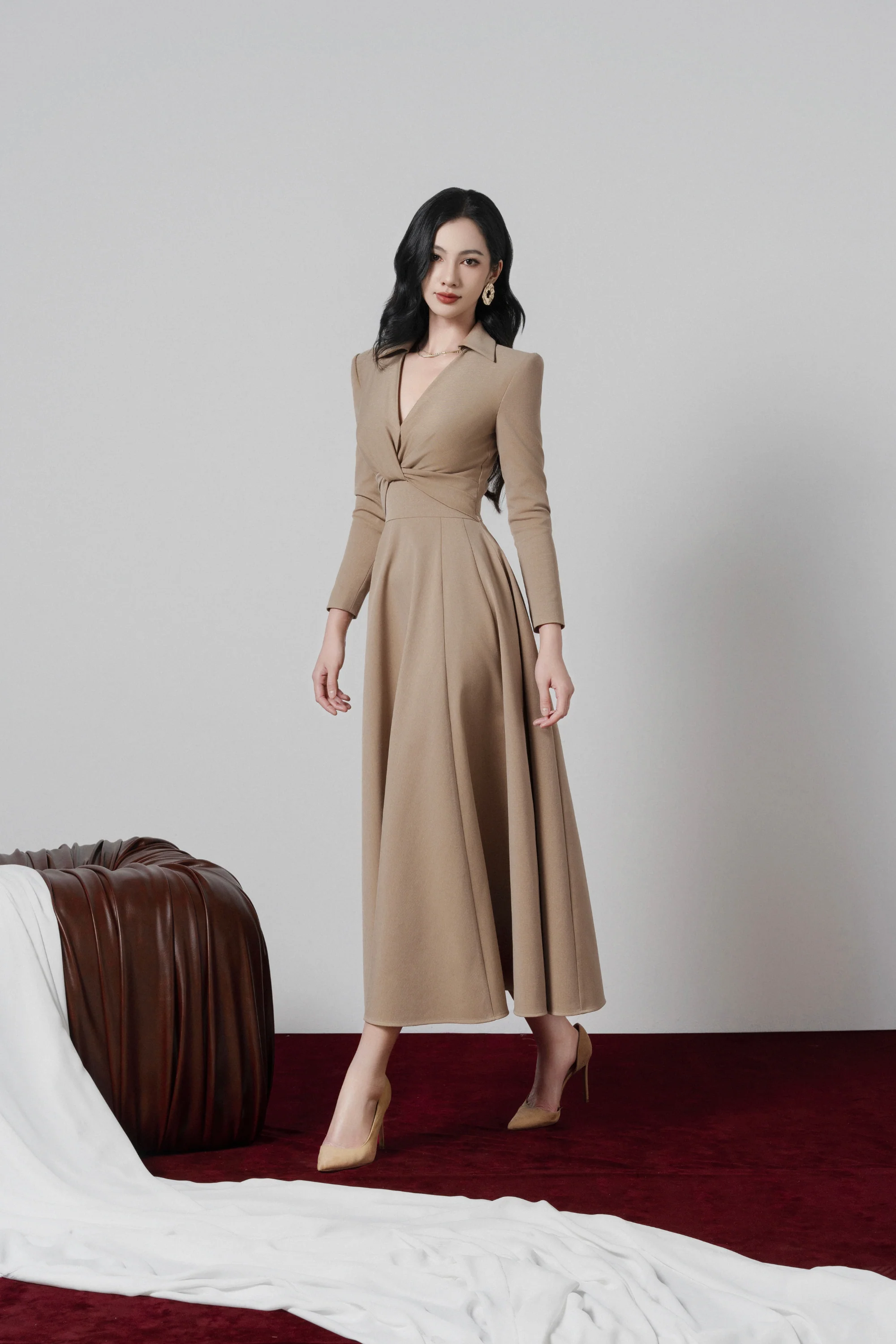 BYDENIO Elowyn V-neck Midi Shirt Dress