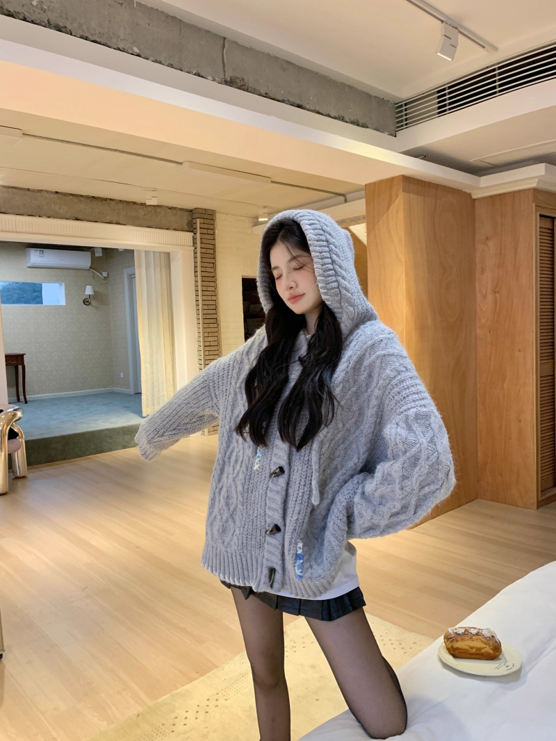 Momonana Hooded Toggle-Front Cardigan (grey)