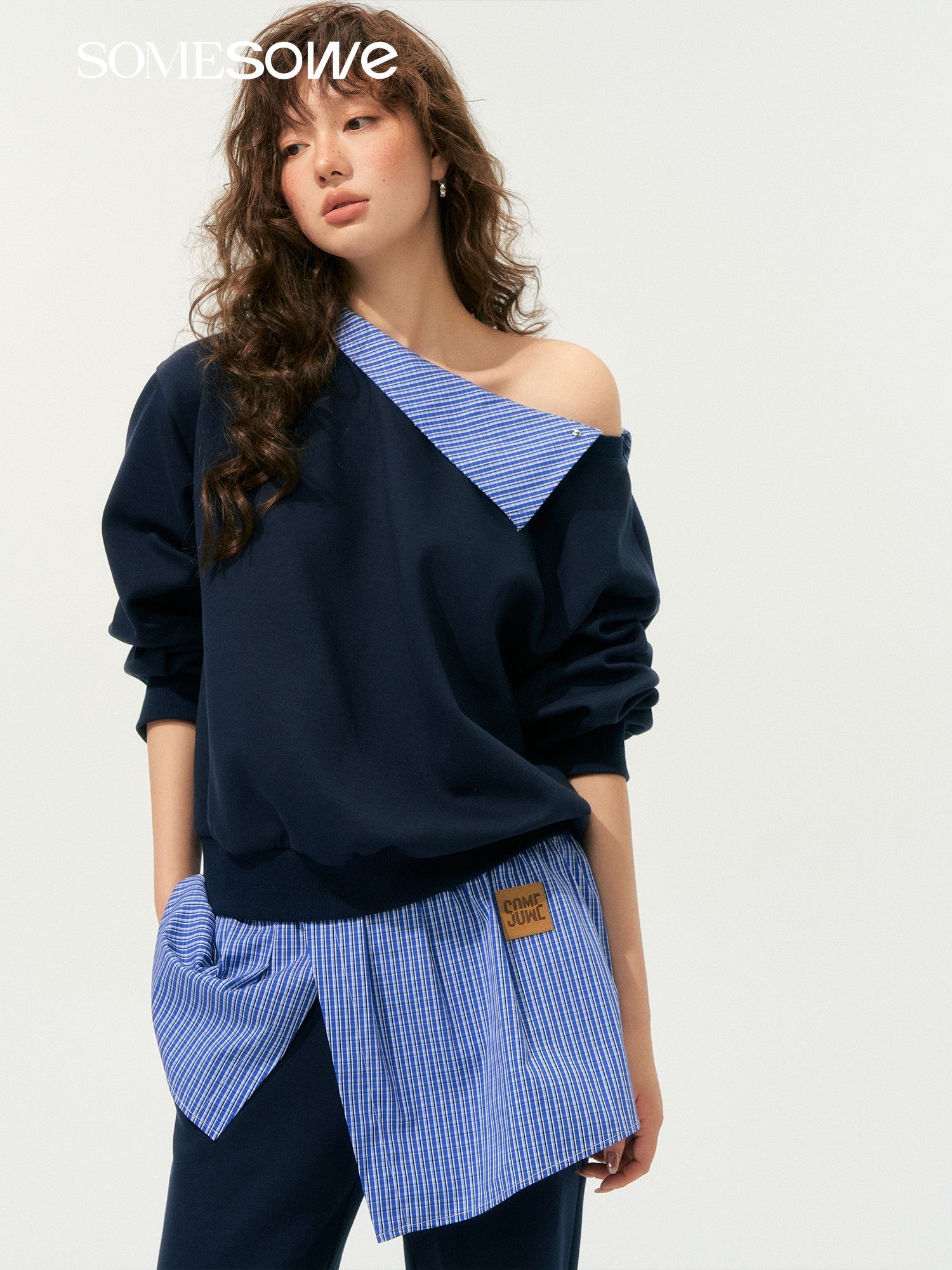 SOMESOWE S2508195&S2508197 One shoulder hoodie + pants set