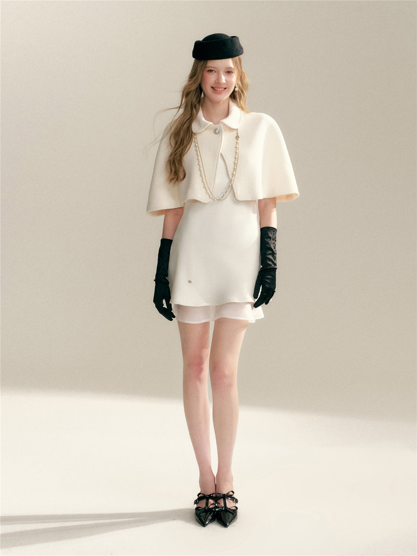 16DEWS 16D246055 Floral sleeveless cloak shawl