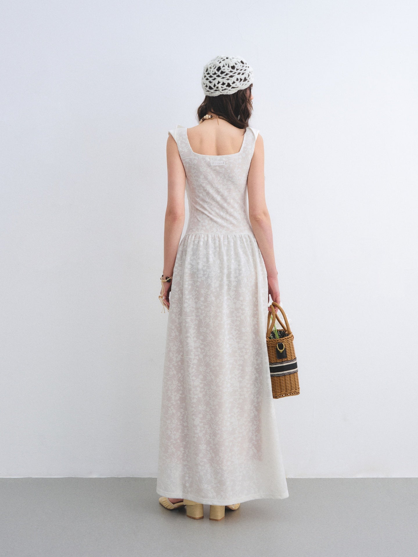 AsGony ASG26029 Swing collar lace jacquard waist cinching dress