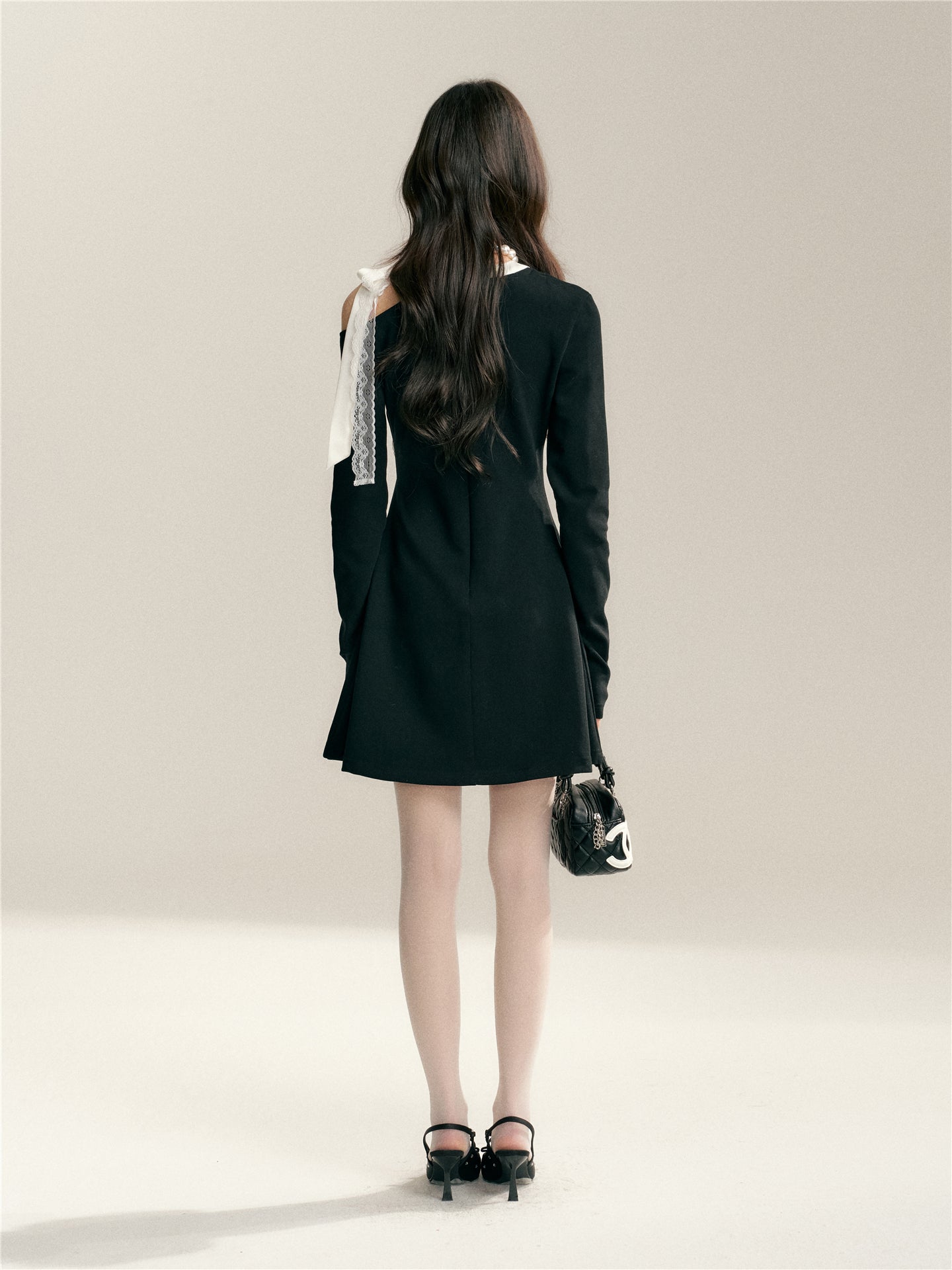 16DEWS 16D26012 Black A-line dress with contrasting bow