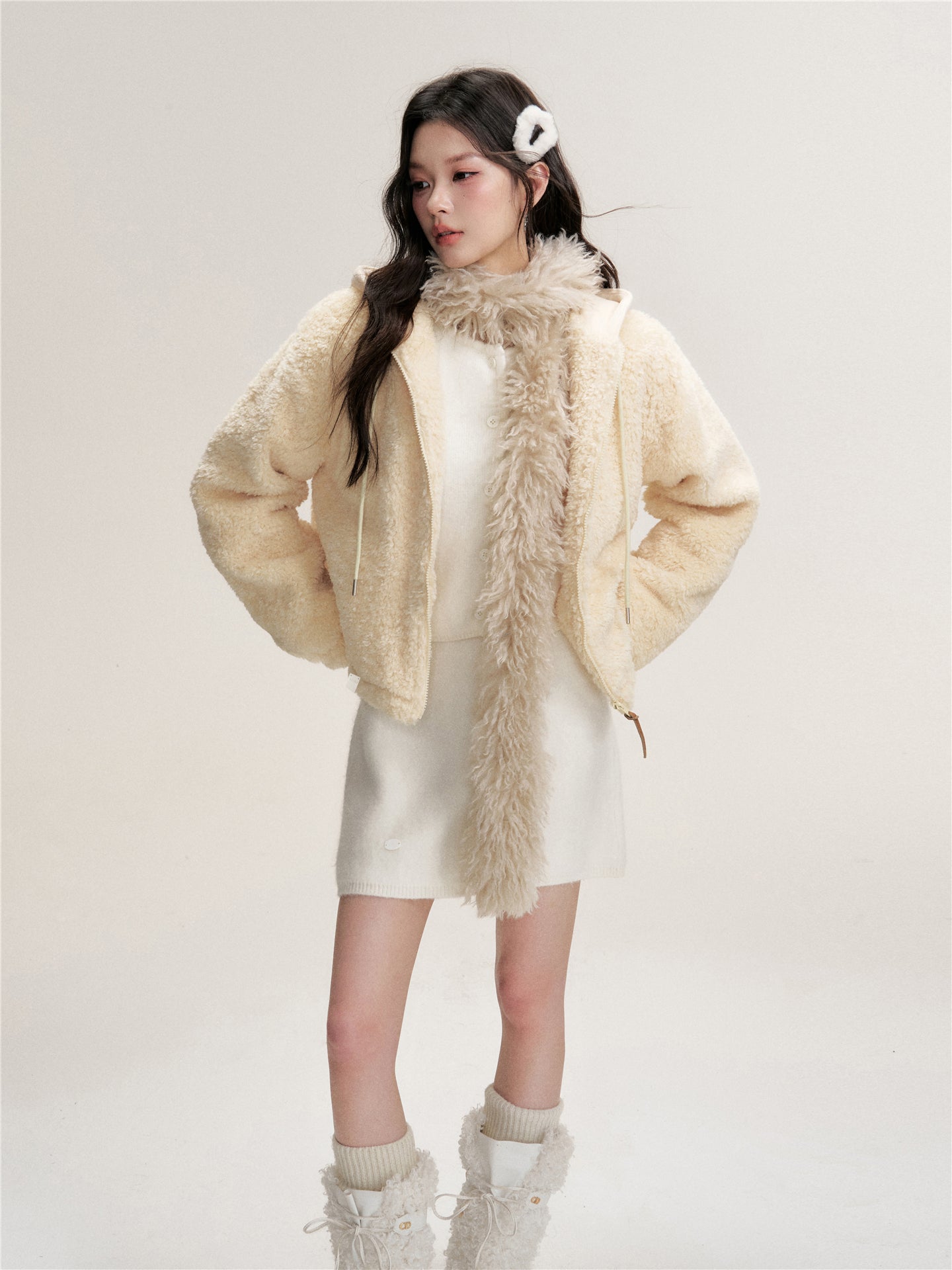 16DEWS 16D25468 Fake two piece hooded spliced fur short jacket