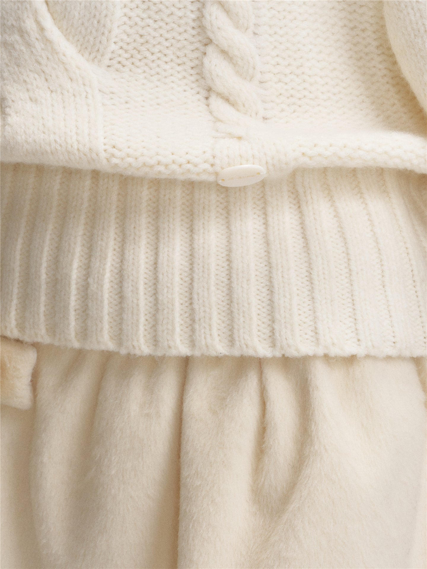 16DEWS 16D25443&16D25444 Texture knitted cape pullover sweater + skirt set