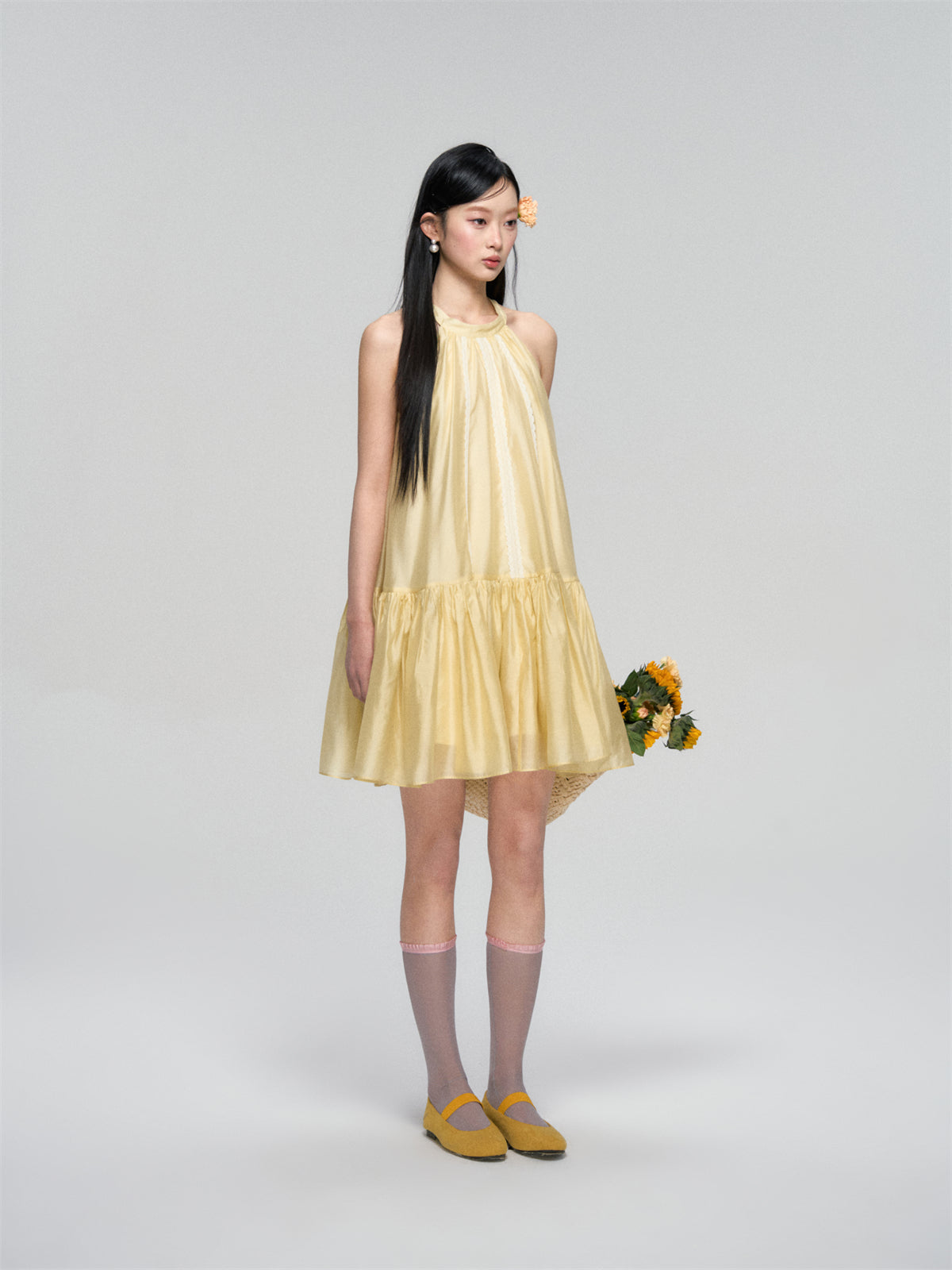 AsGony ASG25092 Hanging neck fluffy lace dress (2color)