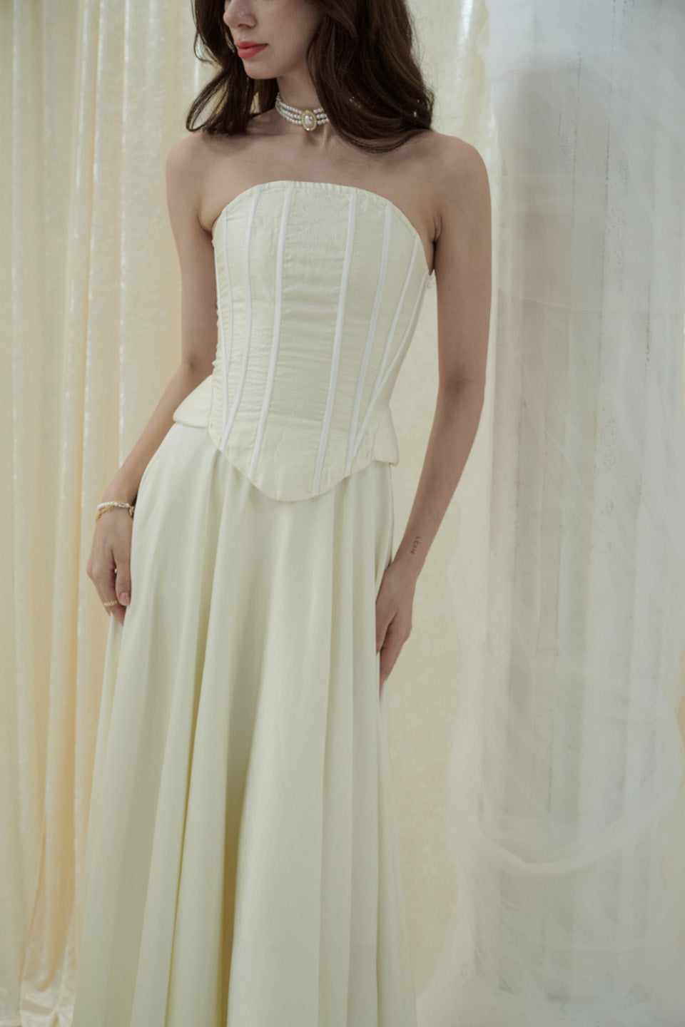 Crow Crew Off-shoulder pure color maxi dress