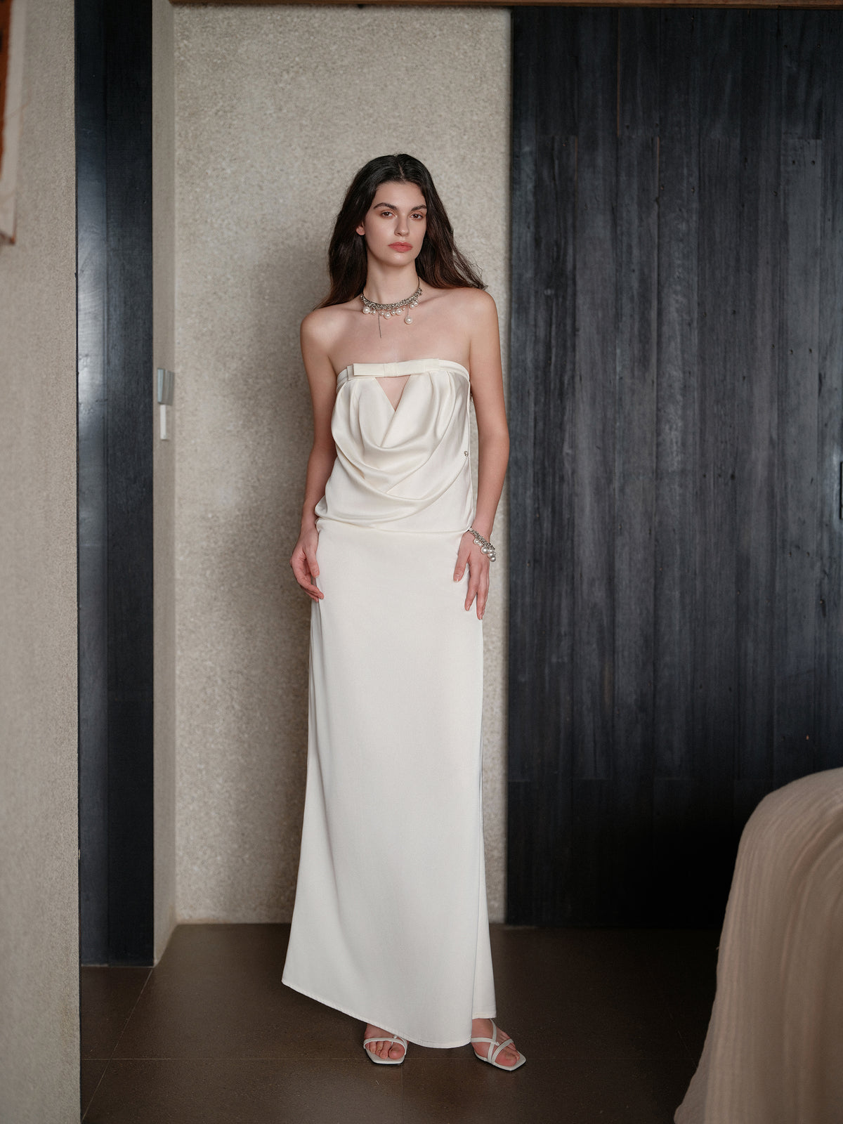 SHEERLUCK SLLYQ25132 Strapless and backless dress(2color)