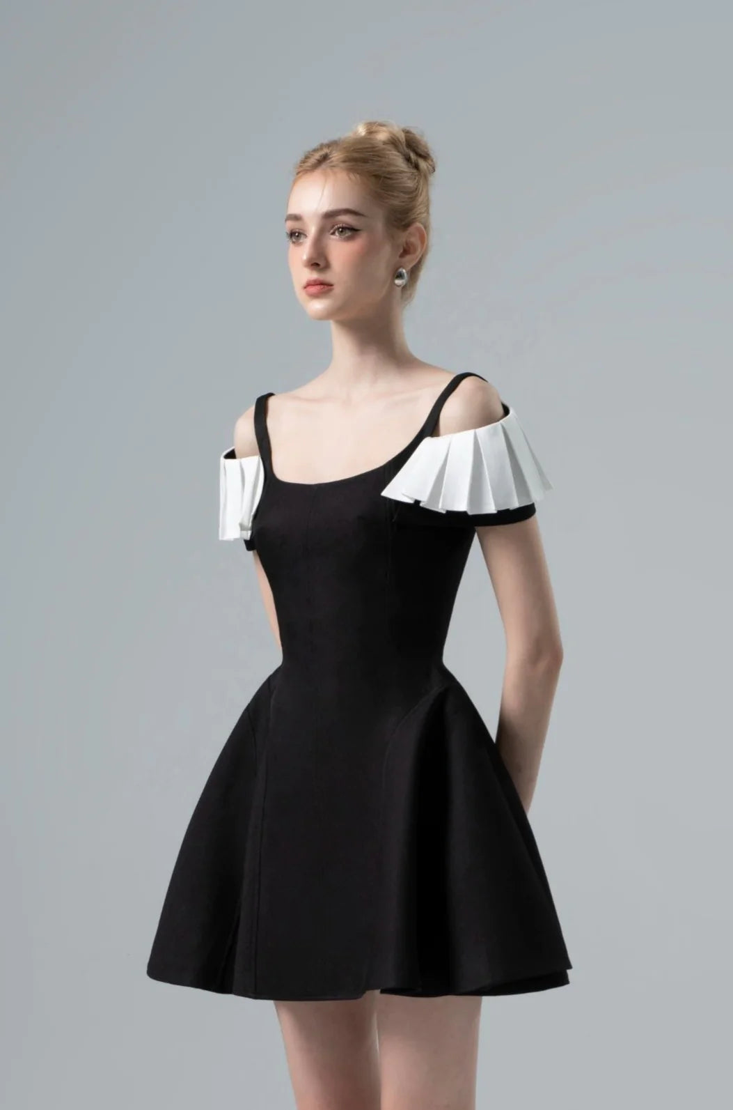 CICI Sapphi Two-tone Mini Dress