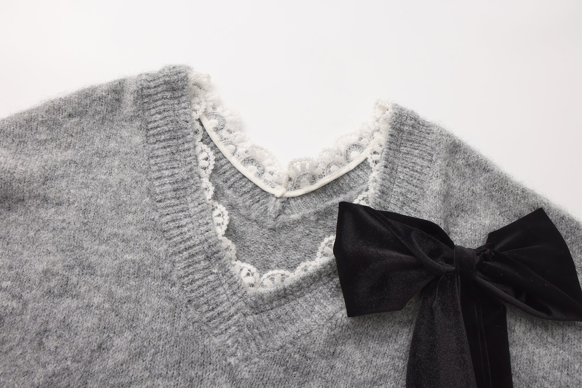 Sweater with detachable bows (Grey)