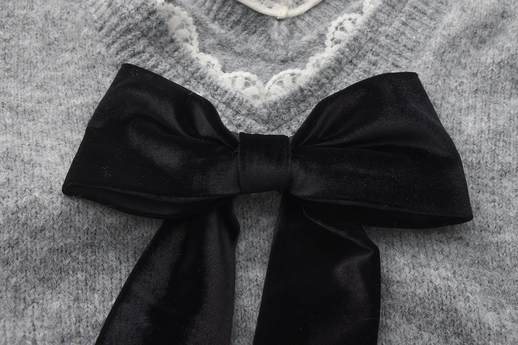 Sweater with detachable bows (Grey)