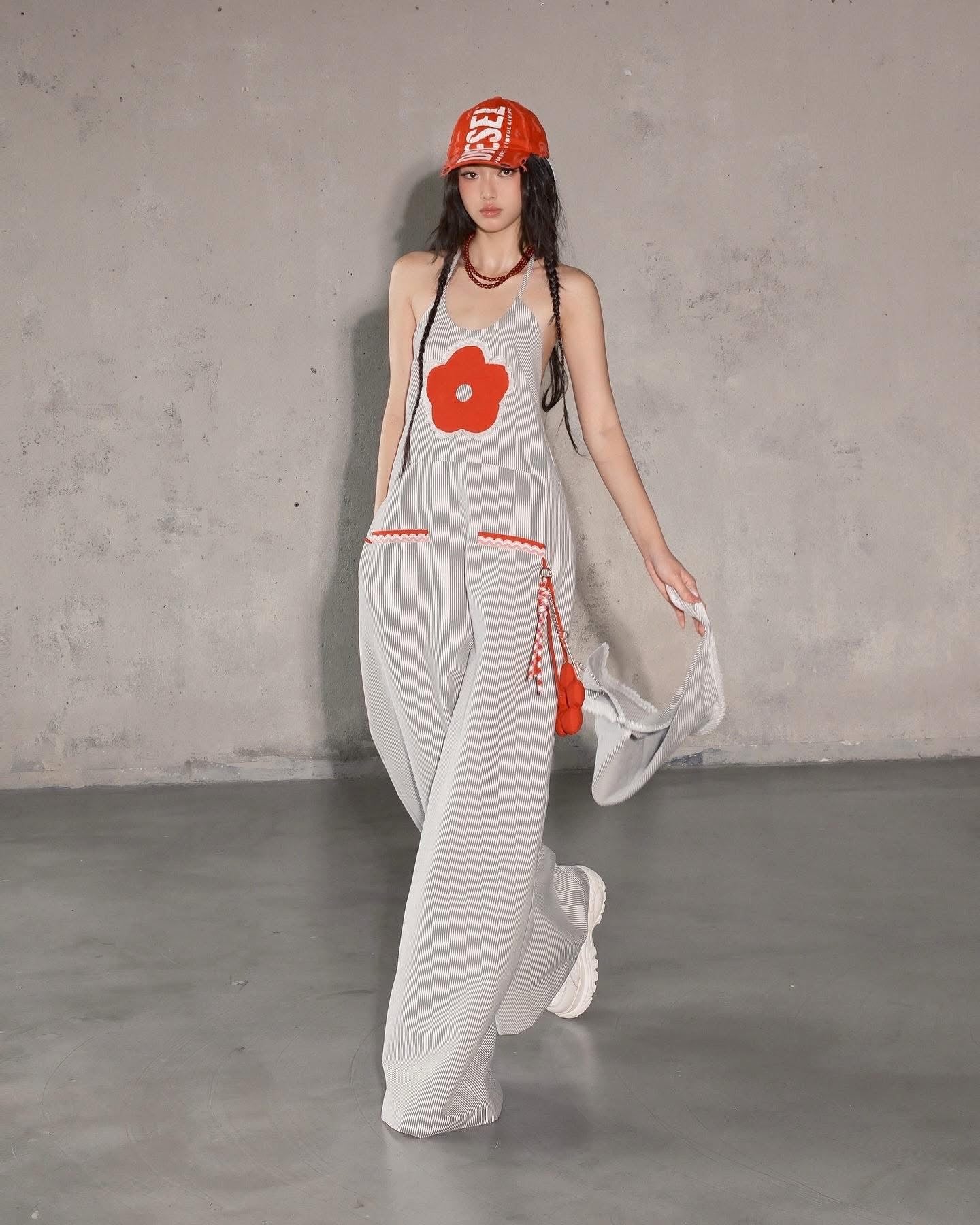 SWAN Closet Yếm Stripes