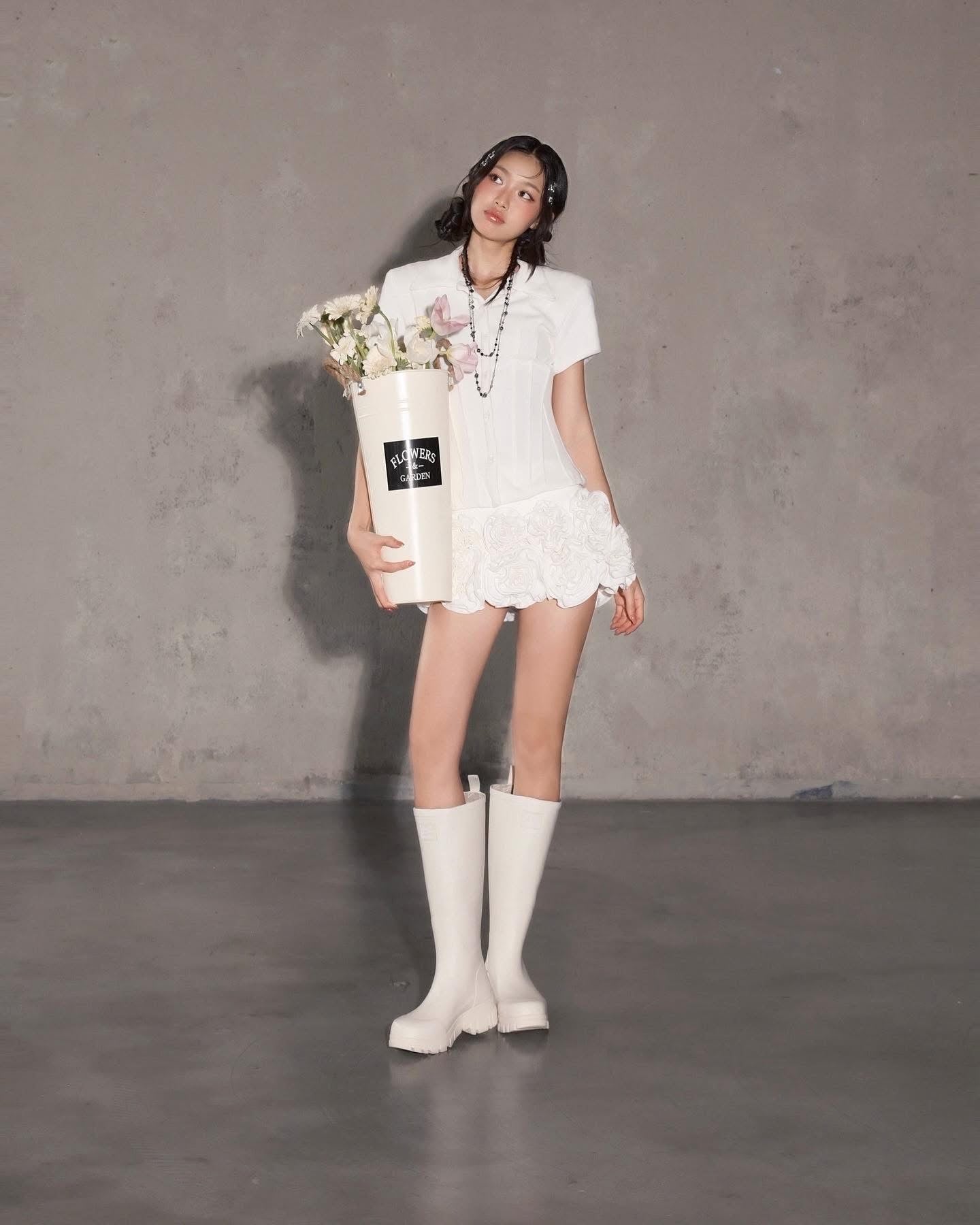 SWAN Closet Jolibi Set