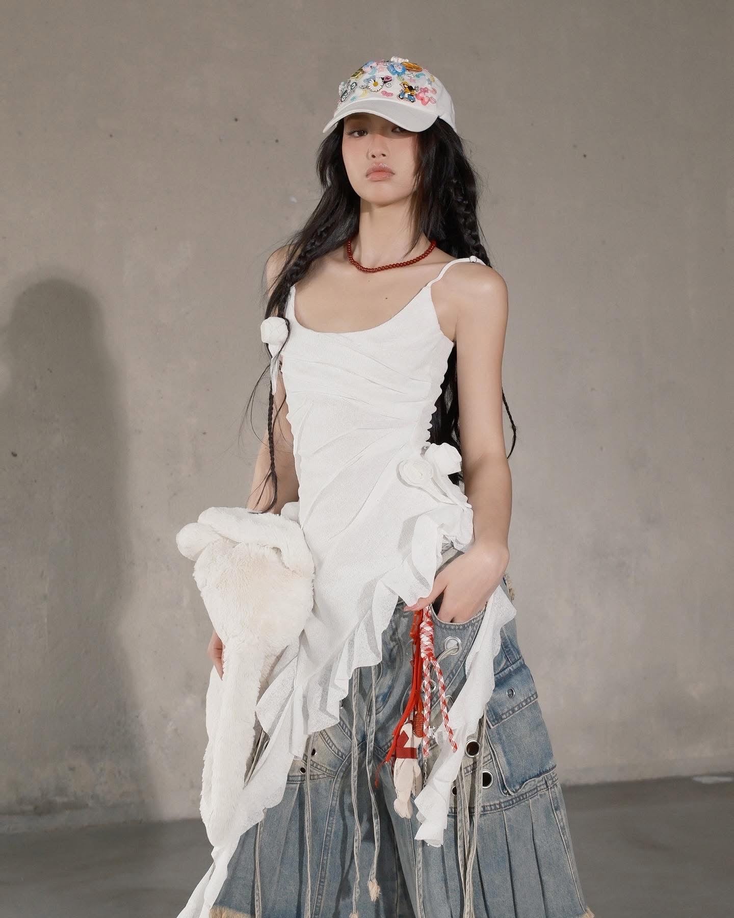 SWAN Closet Babitee Top & Pam Jeans Set