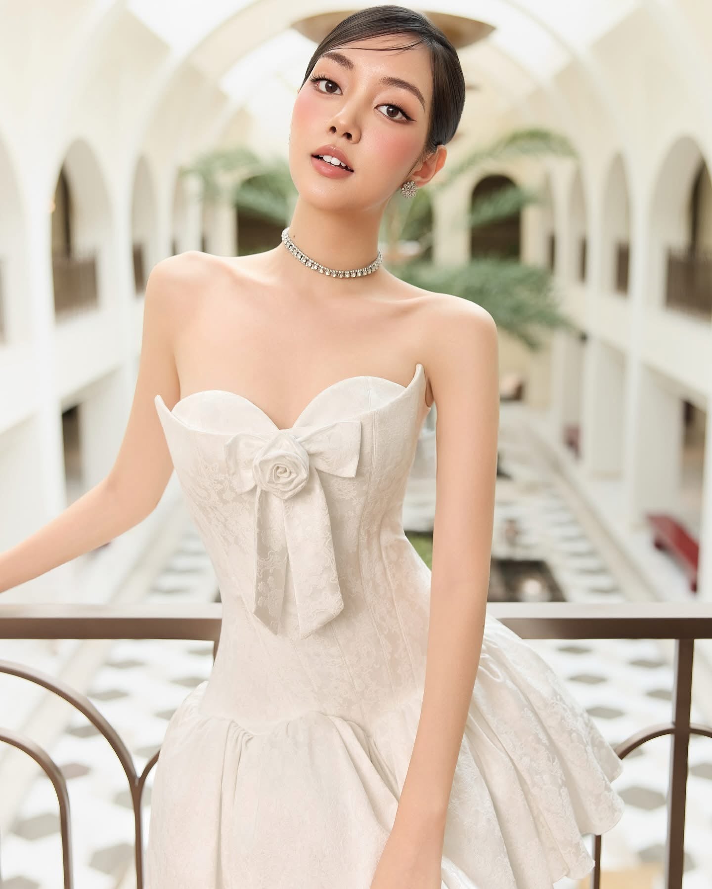 Kathy Strapless rose bow mini dress