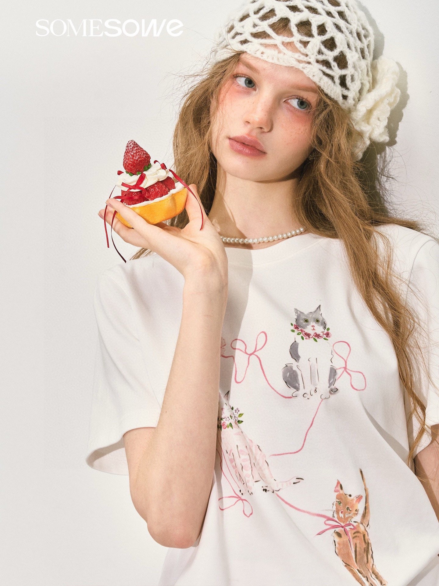 SOMESOWE S2508123 Hand drawn cute cat T-shirt