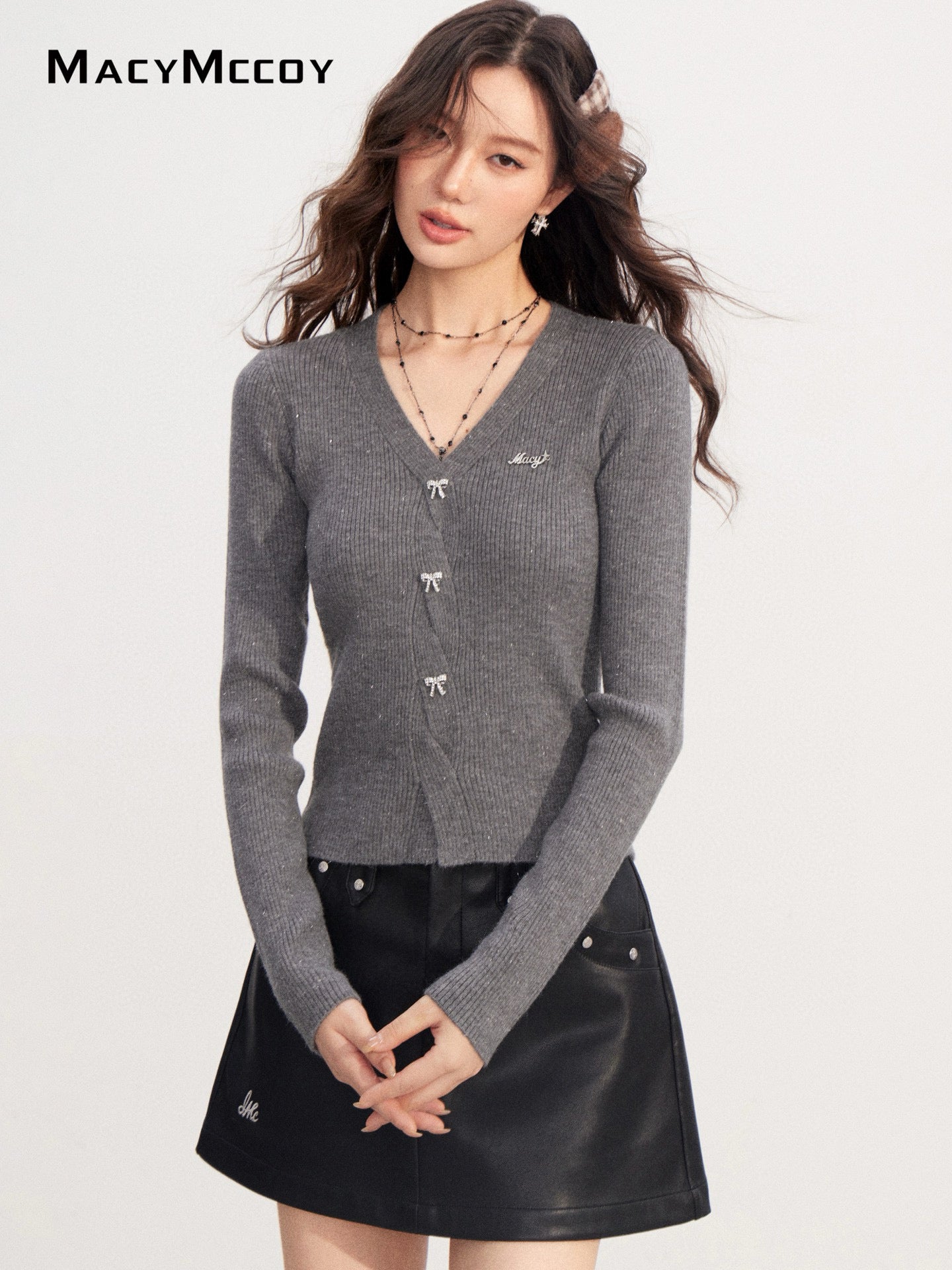 MacyMccoy MMC2025224 V-neck bright silk knitted base top