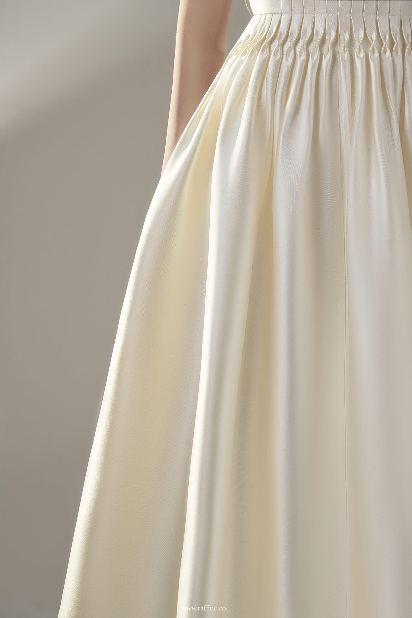 Raffiné EDETTE HONEYCOMB TUCKED MIDI DRESS