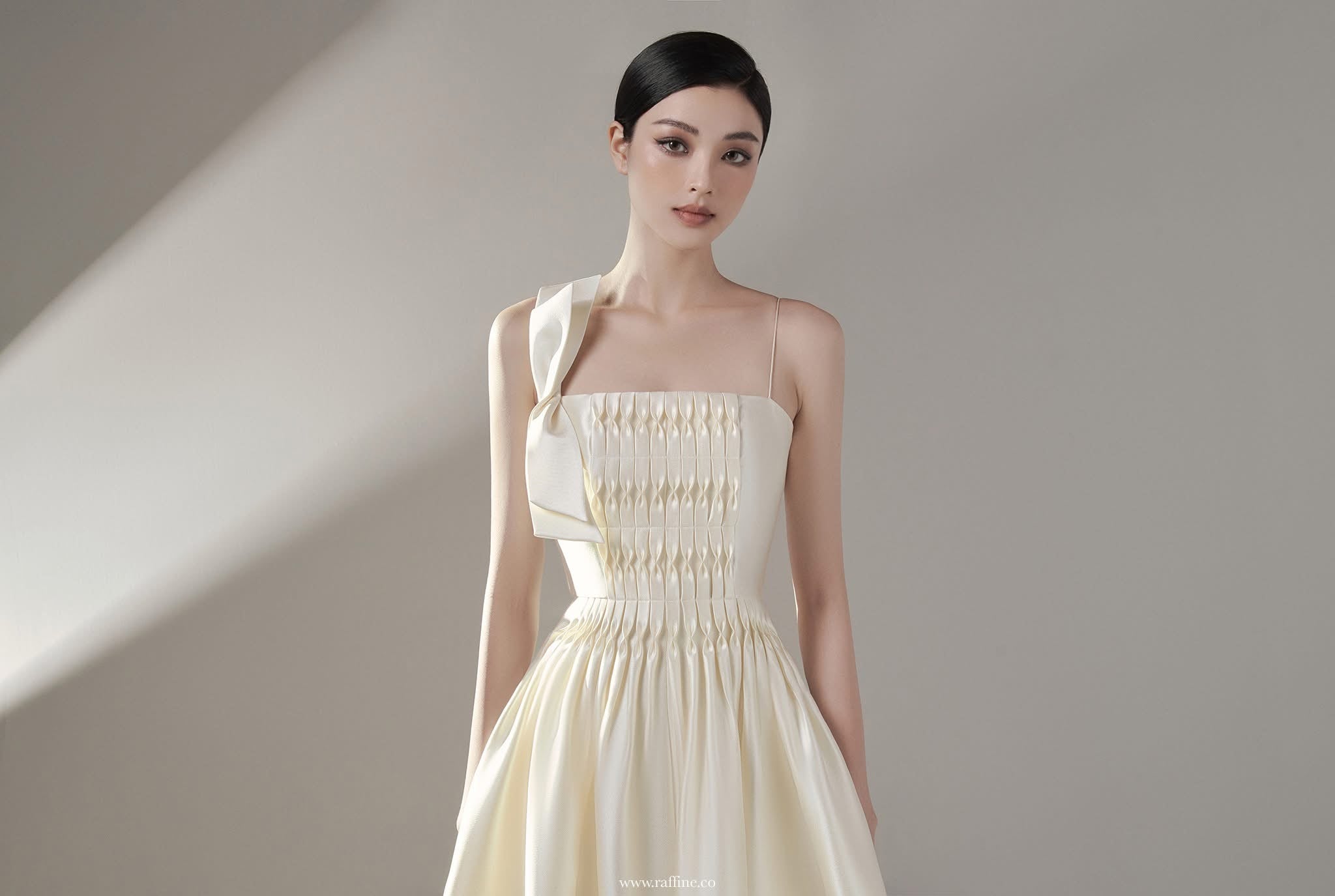 Raffiné EDETTE HONEYCOMB TUCKED MIDI DRESS