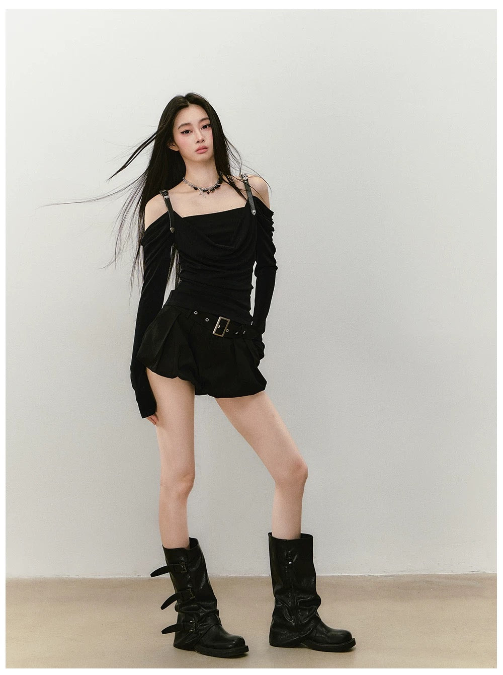 VIA PITTI VIABTP421 Leather strap off shoulder top