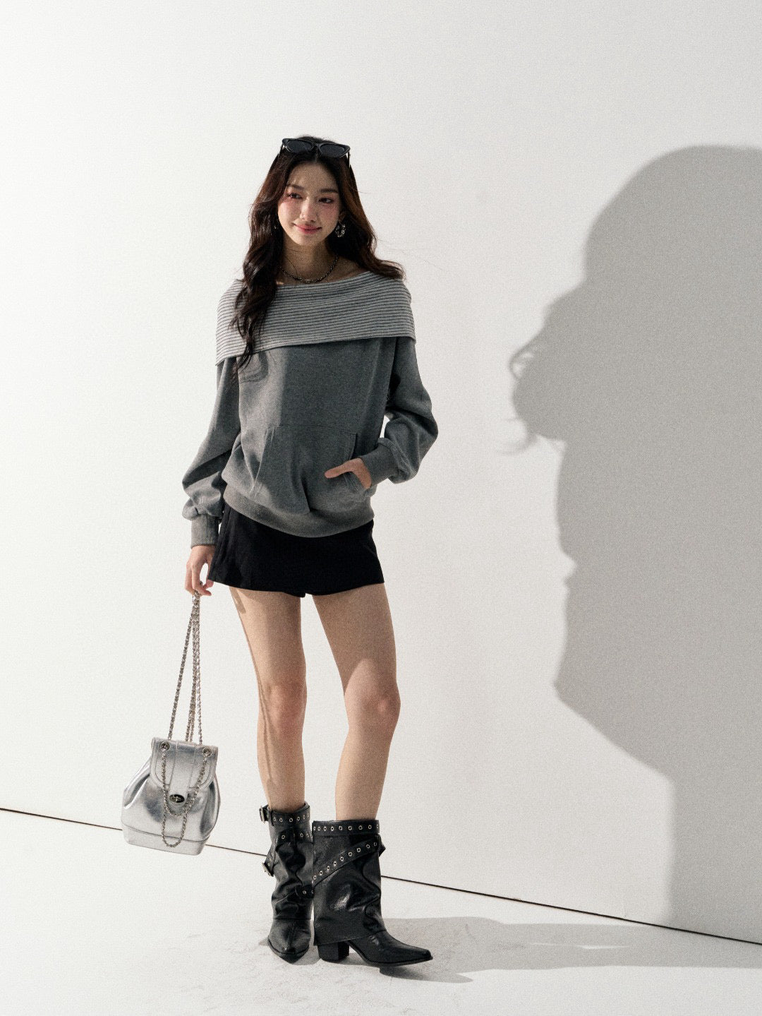 Lafreedom LAF350932 Off shoulder hooded sweatshirt