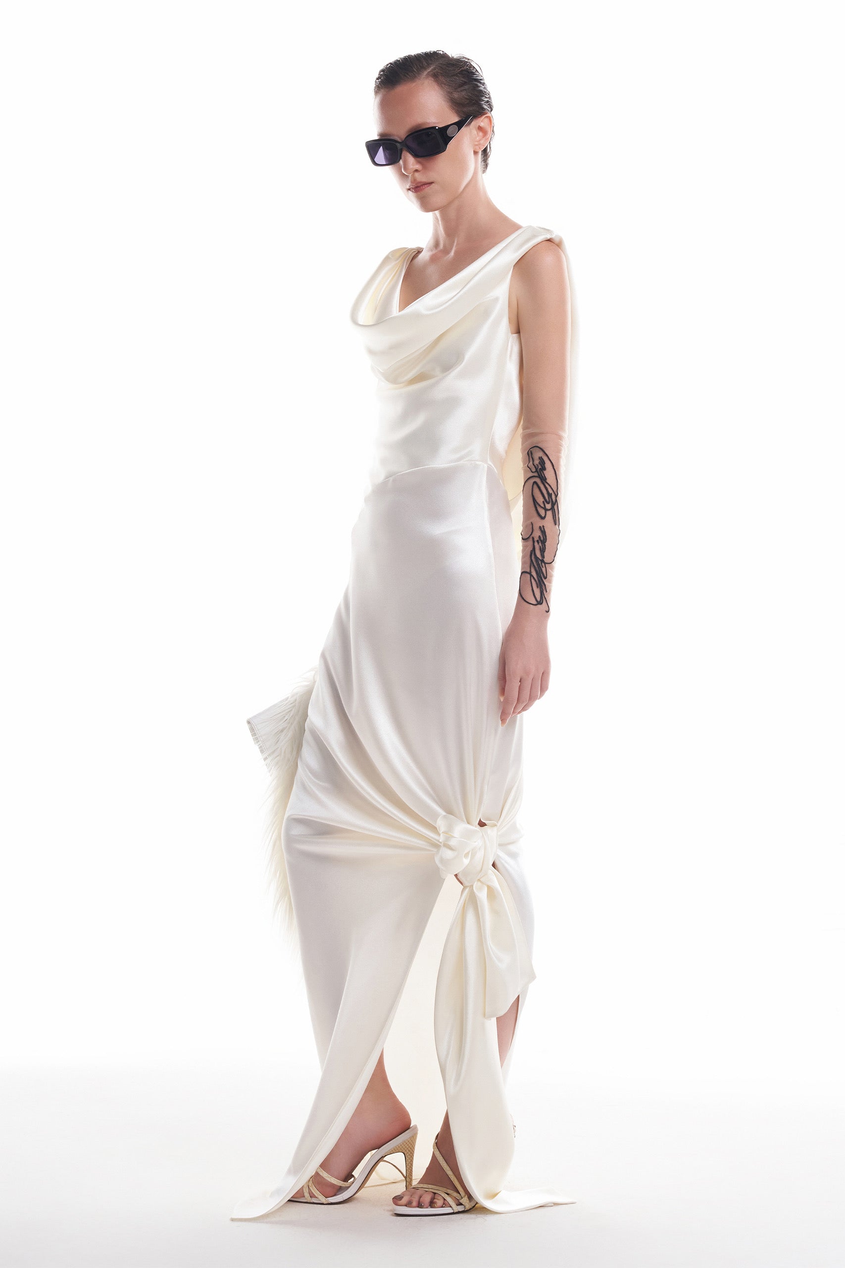 DATT DIVA GOWN(2COLOR)