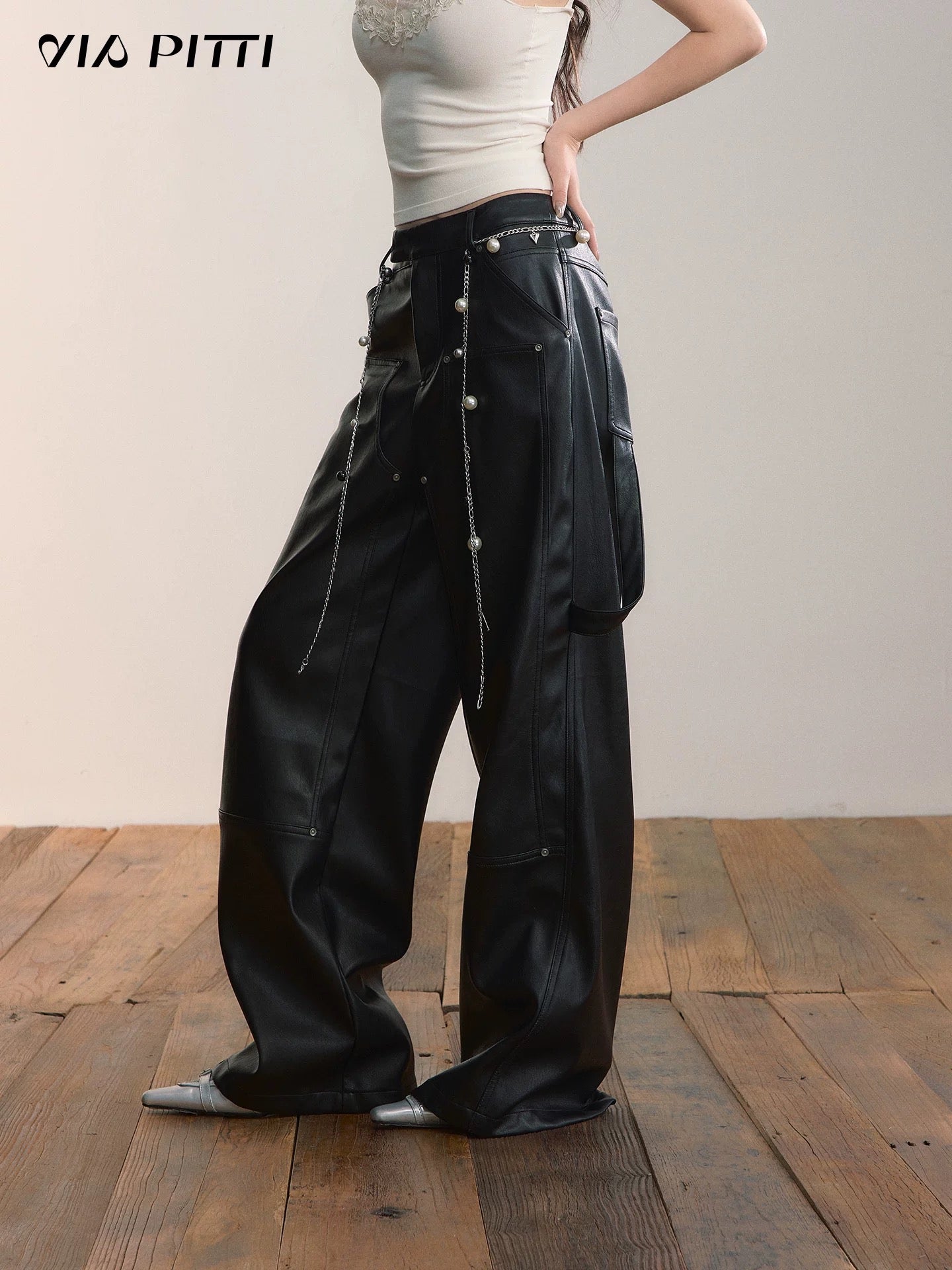 VIA PITTI VIADP581 PU leather pants with ribbon rivets