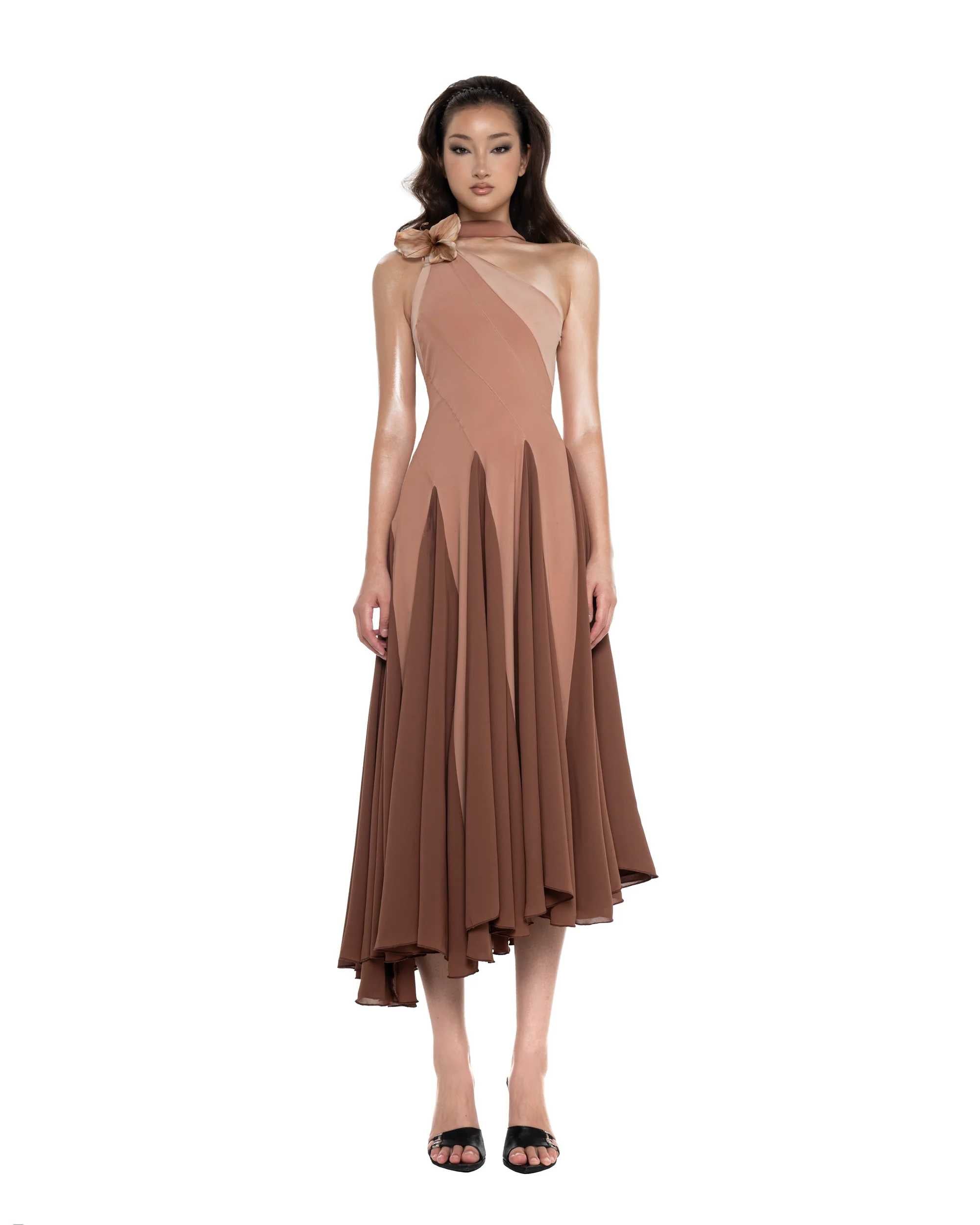 Huelleyrose Belle Dress with Flower Pin
