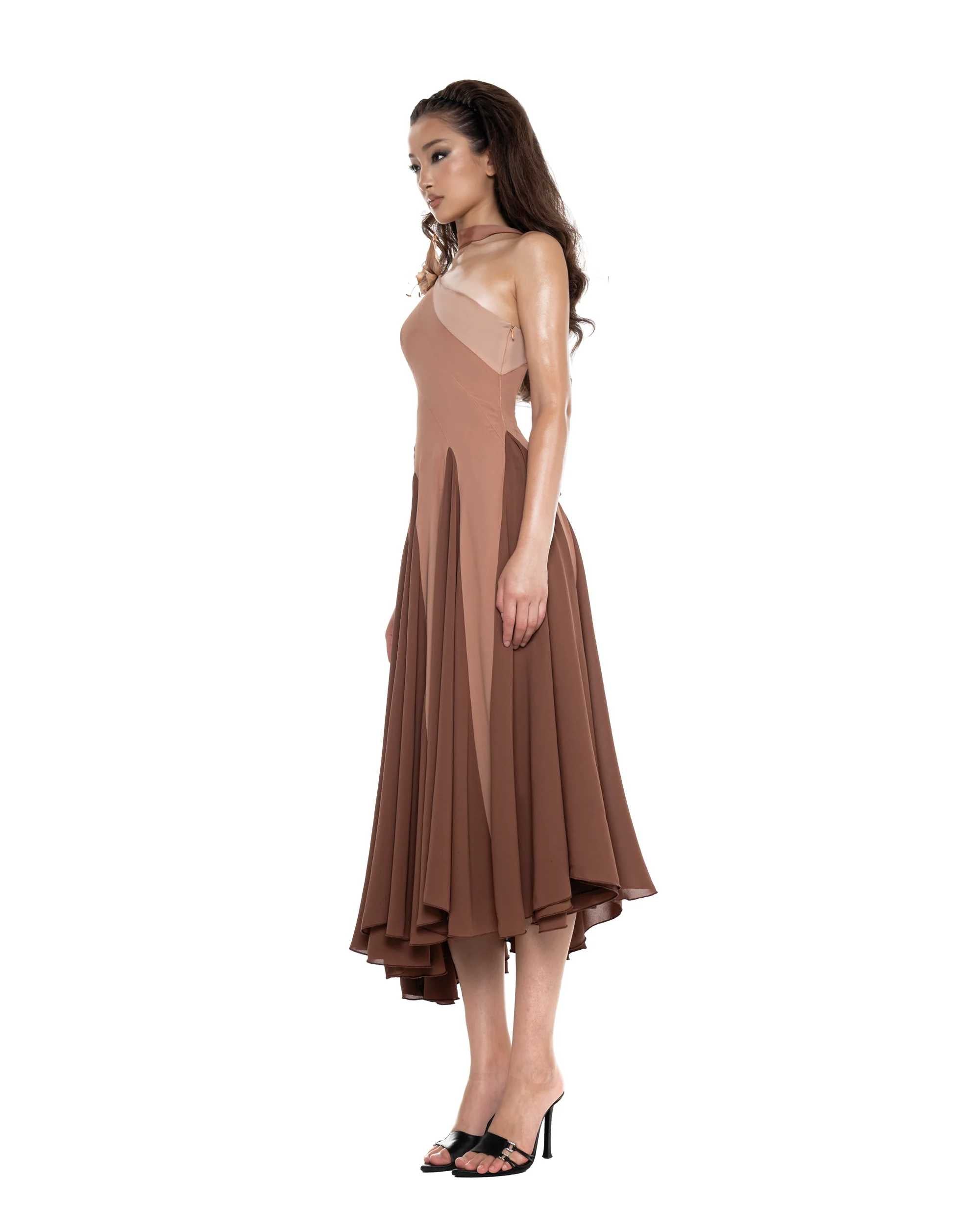 Huelleyrose Belle Dress with Flower Pin
