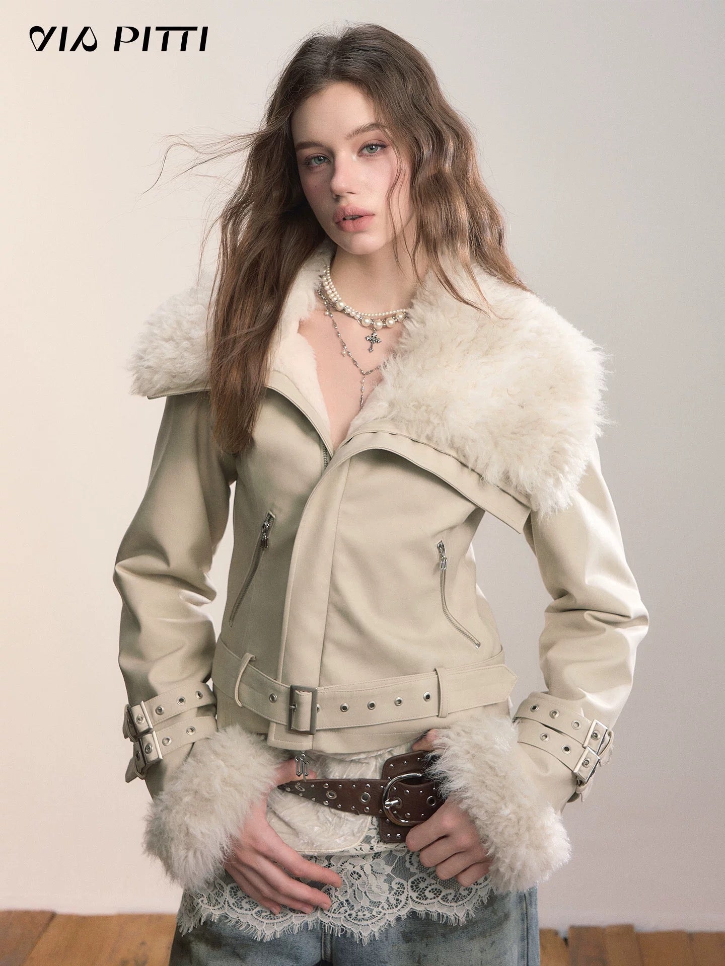 VIA PITTI VIACC546 Heavy industry imitation fur short jacket