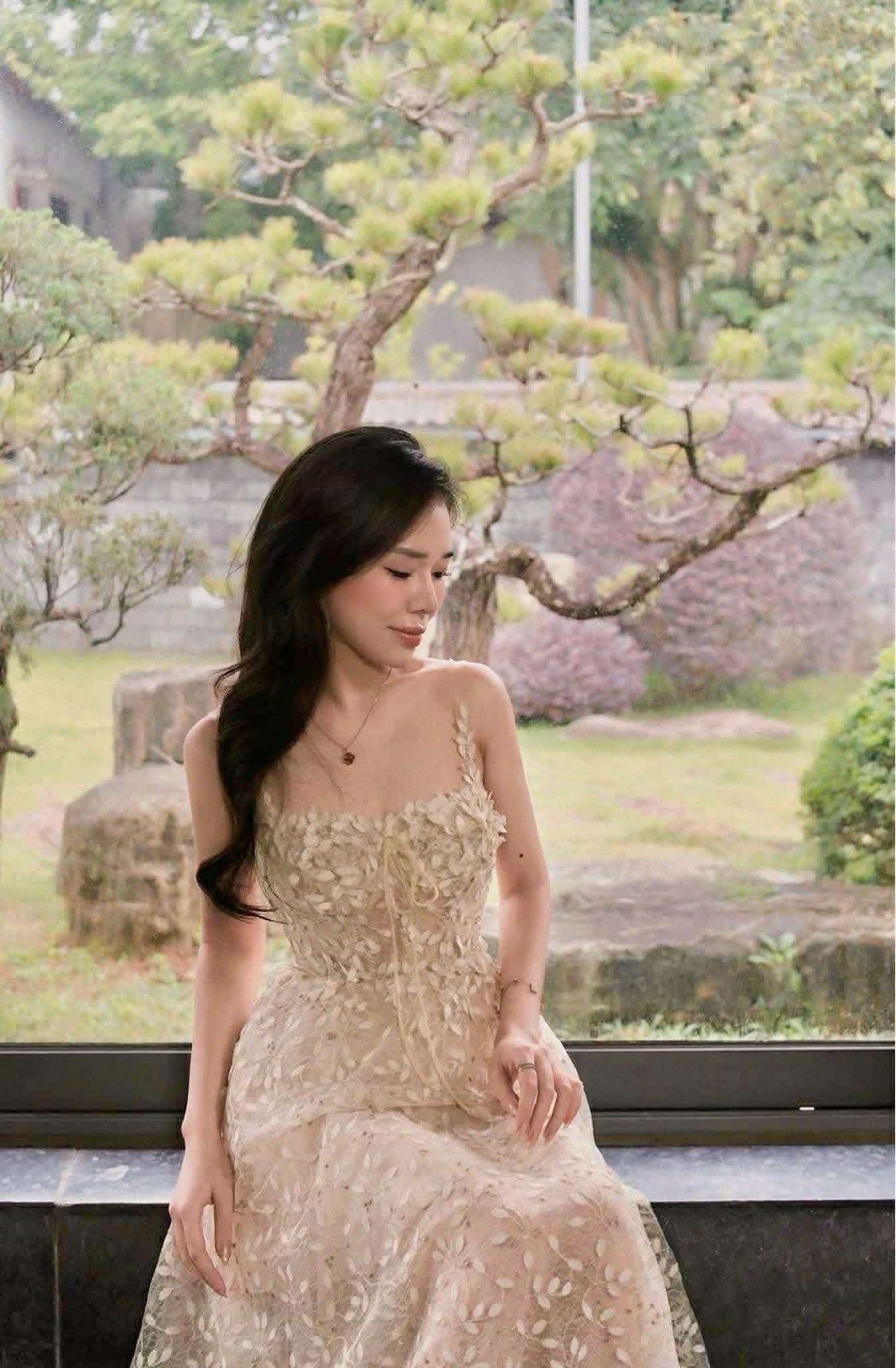 XY Bymyxy Gold lace dress