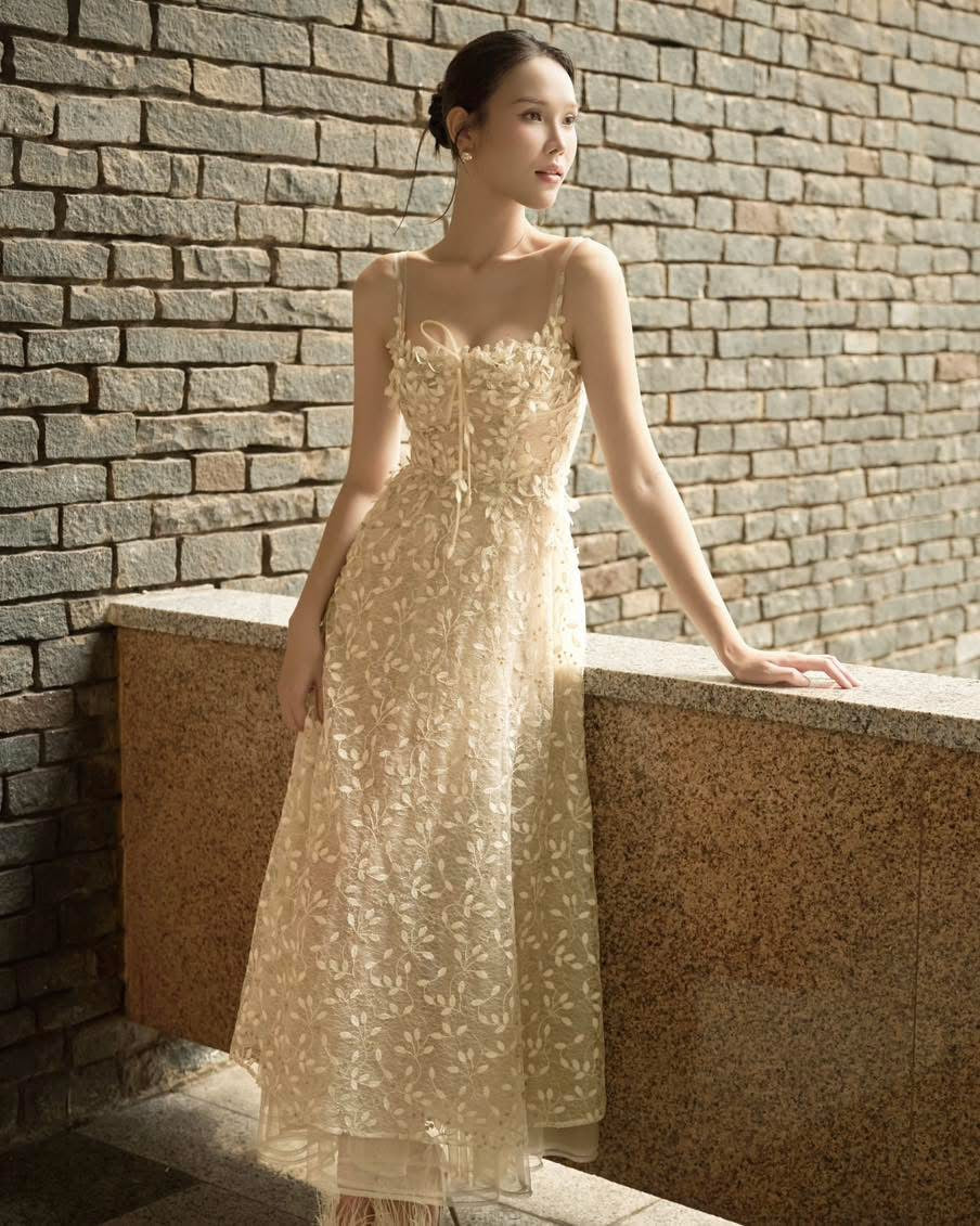XY Bymyxy Gold lace dress