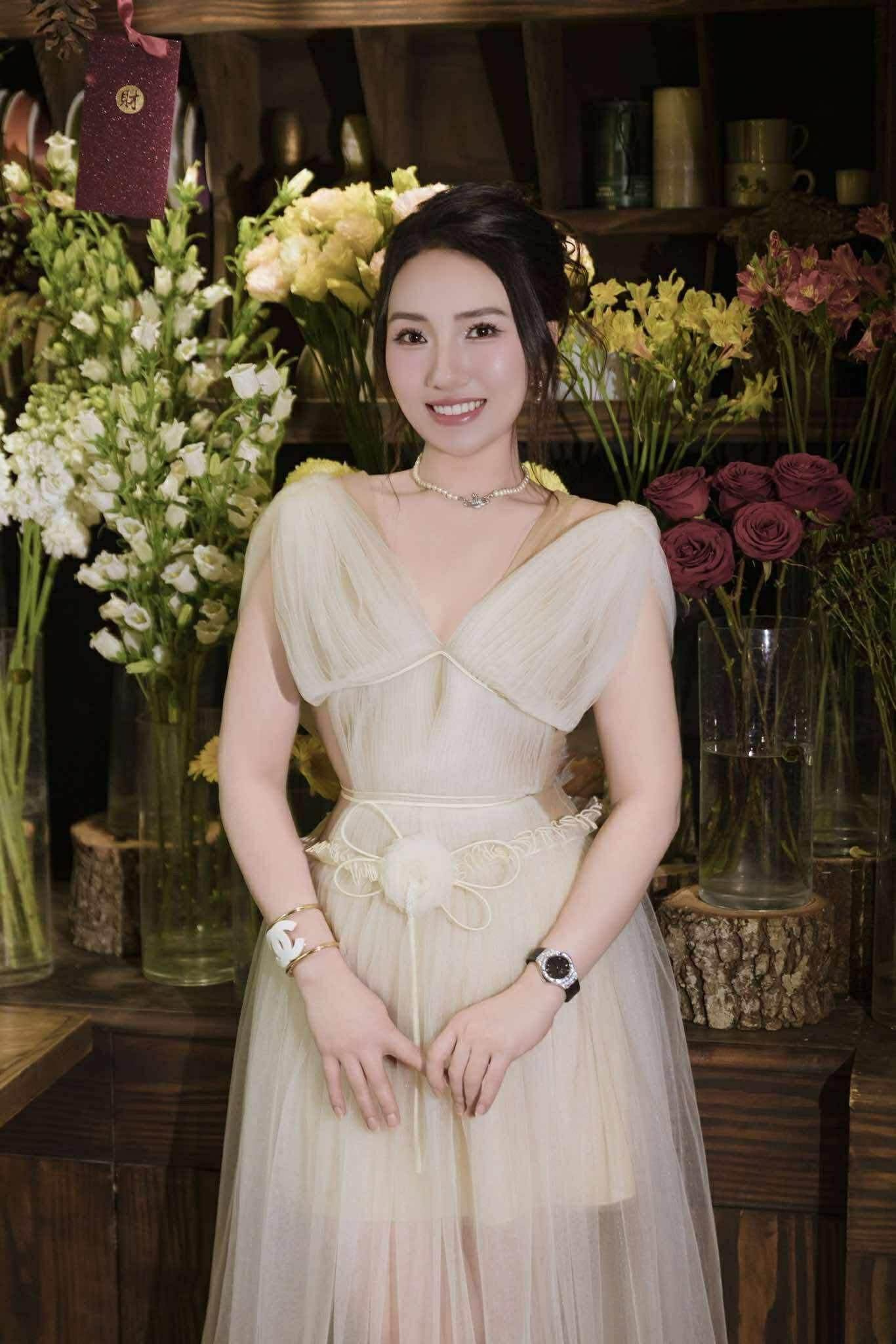 XY Bymyxy Cream bow dress