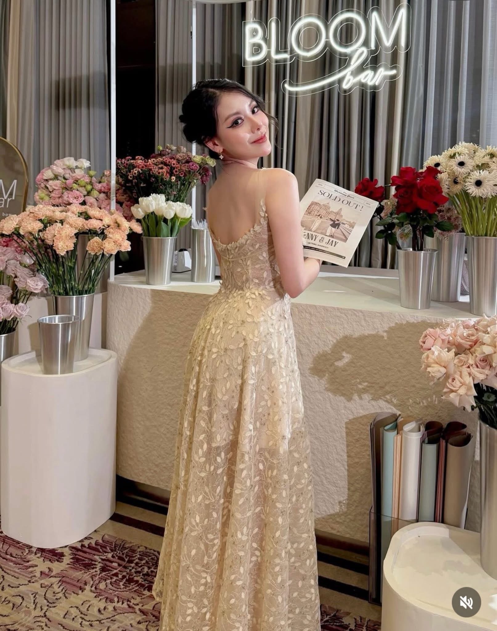 XY Bymyxy Gold lace dress