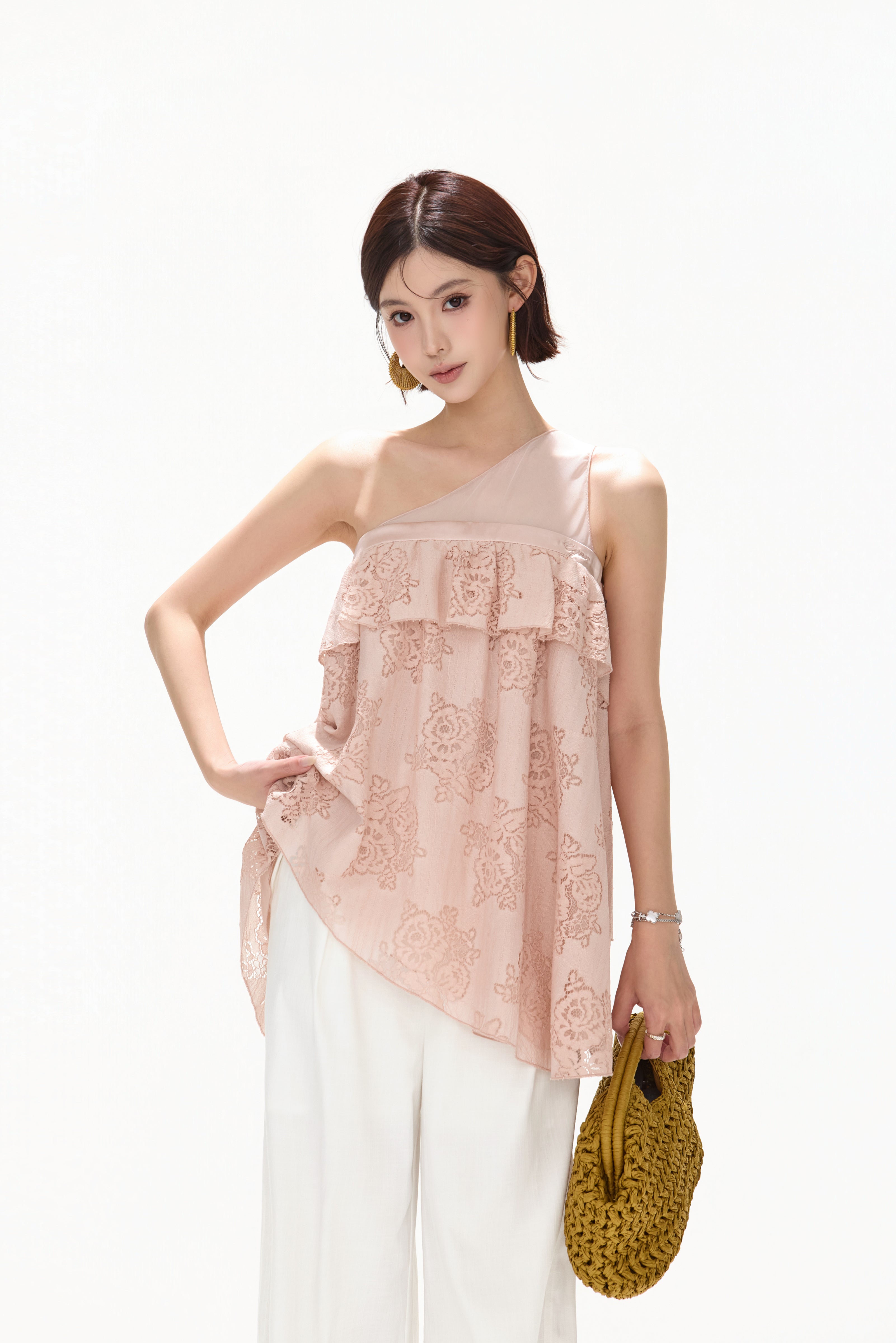 CYNR CY260412SAI Mesh rose lace irregular sleeveless top