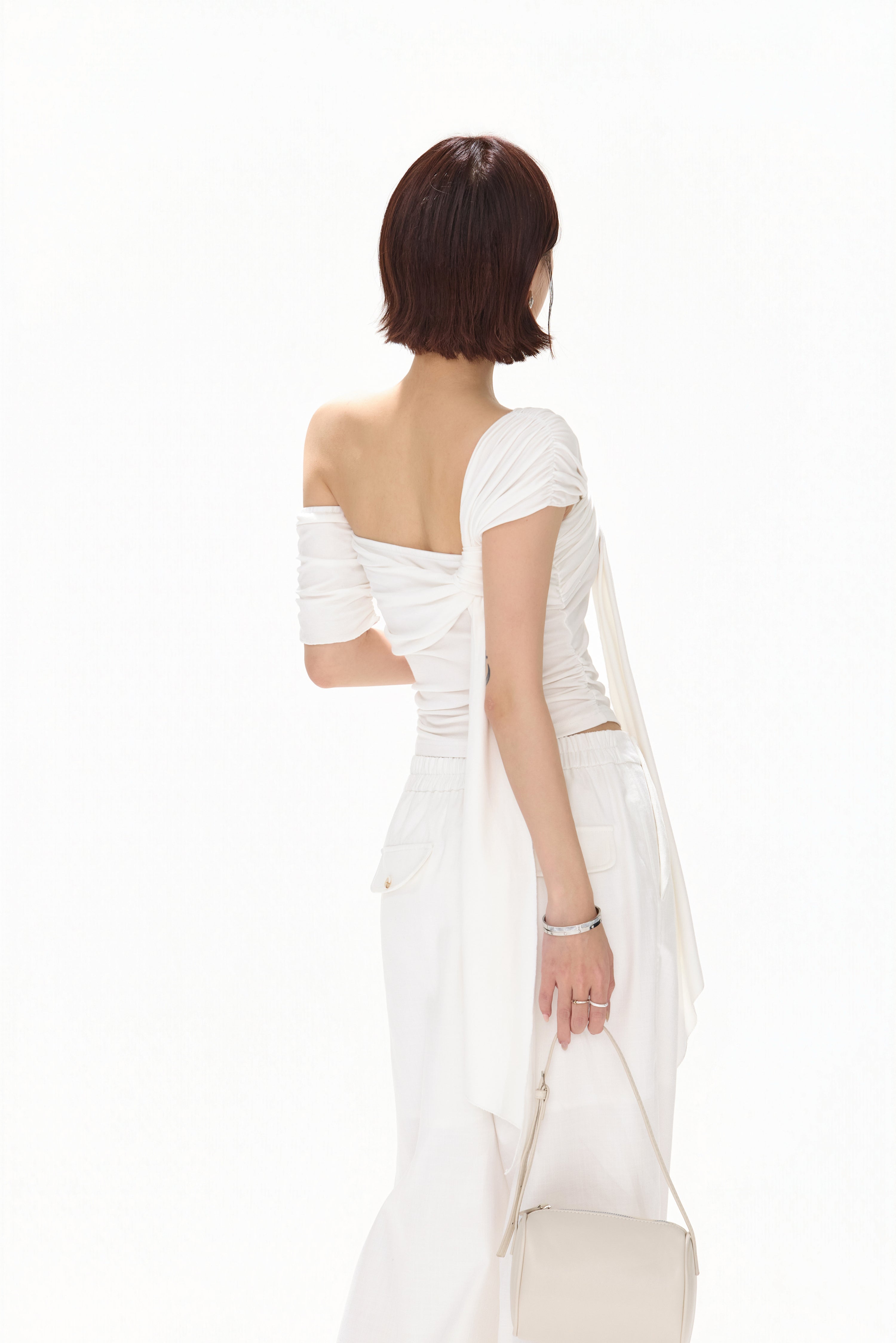 CYNR CY260402 Ribbon pleated twisted diagonal shoulder knitted top