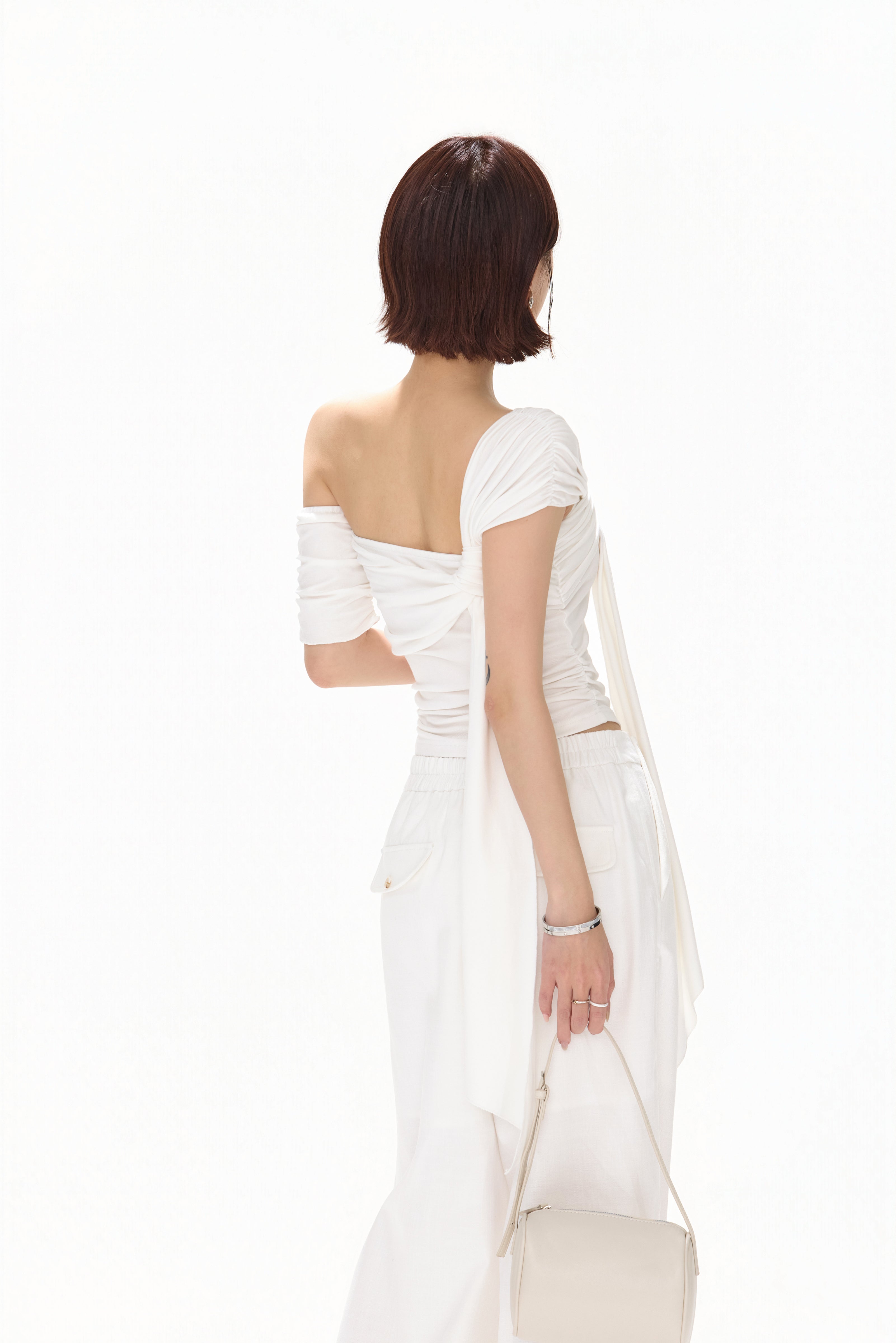 CYNR CY260402 Ribbon pleated twisted diagonal shoulder knitted top