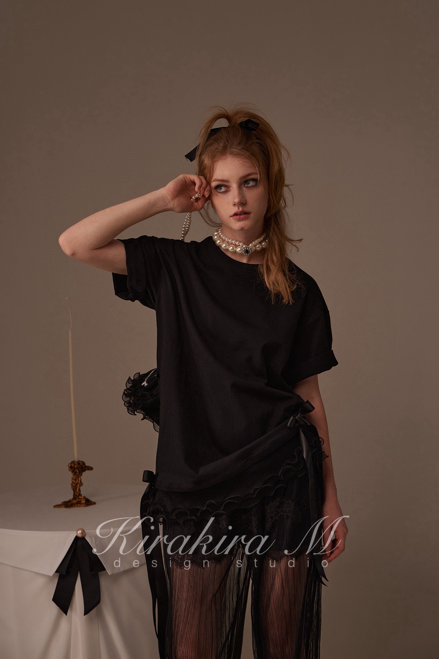 Kirakira.M Black bow loose T-shirt (Multiple ways to wear)