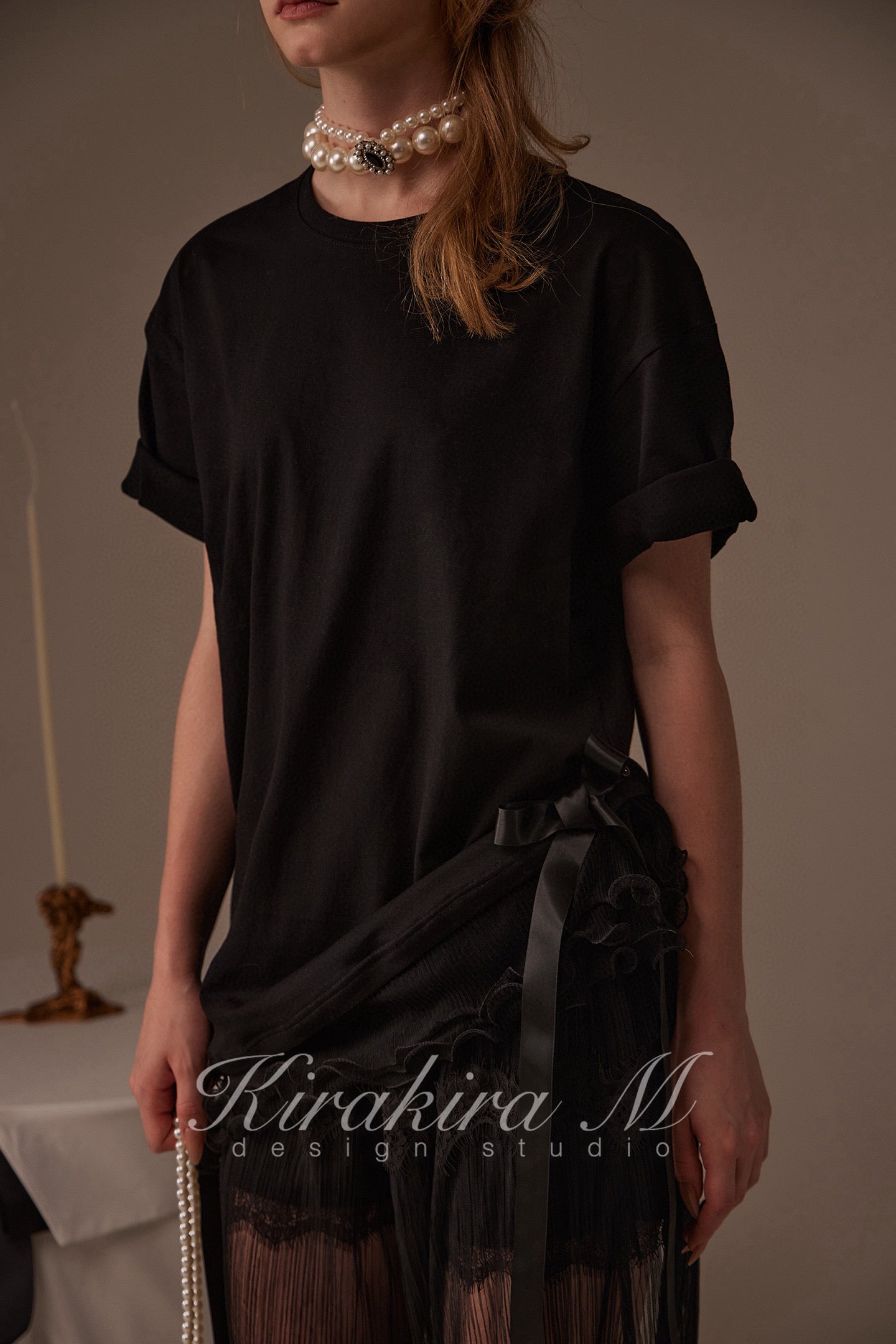 Kirakira.M Black bow loose T-shirt (Multiple ways to wear)