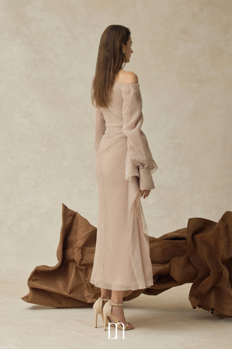BYDENIO Elarion Asymmetrical mermaid dress with long sleeves