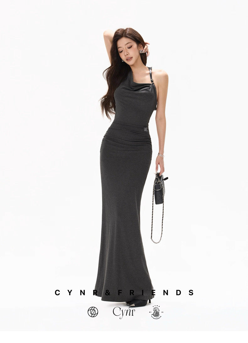 CYNR Halter neck swinging collar knitted dress