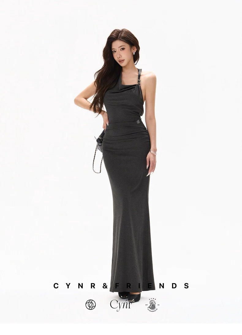 CYNR Halter neck swinging collar knitted dress