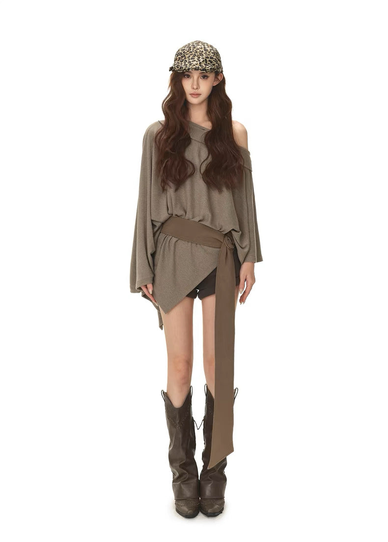 CYNR Retro cape off shoulder top with belt