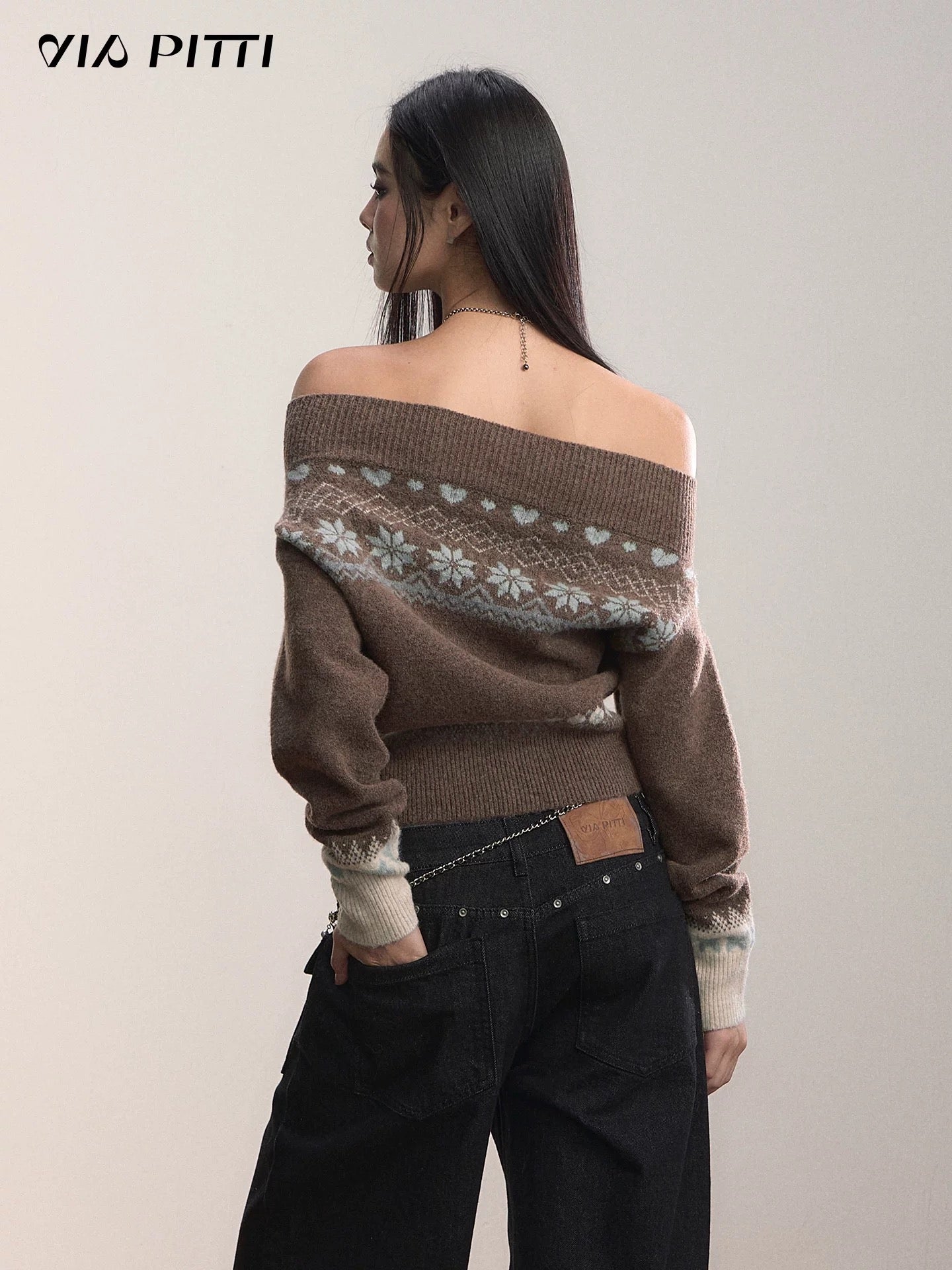 VIA PITTI VIADK670 Fel Island contrasting one shoulder sweater