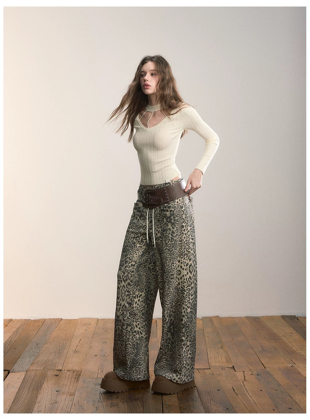 VIA PITTI VIADK676 Hanging neck versatile slim knit top