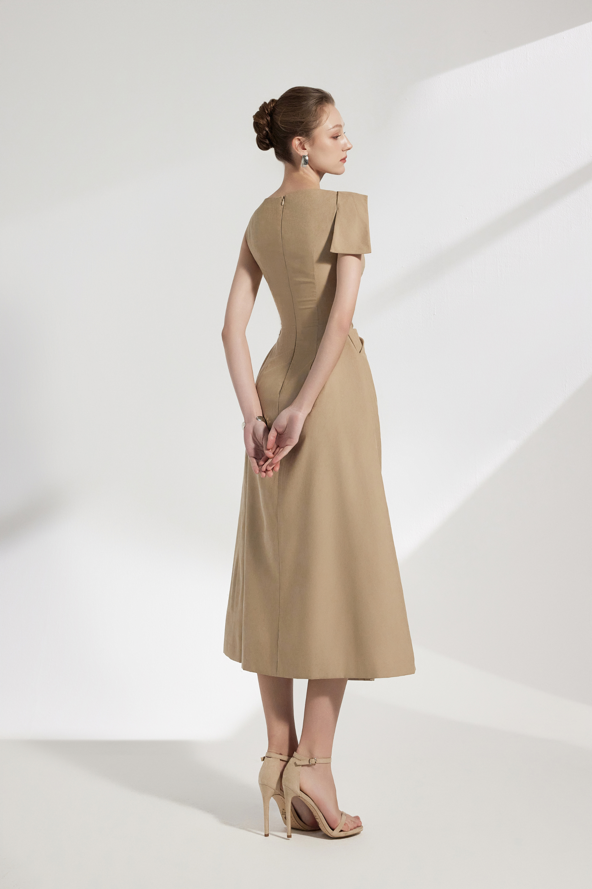 BYDENIO Solene Midi Dress With Flipped-collar