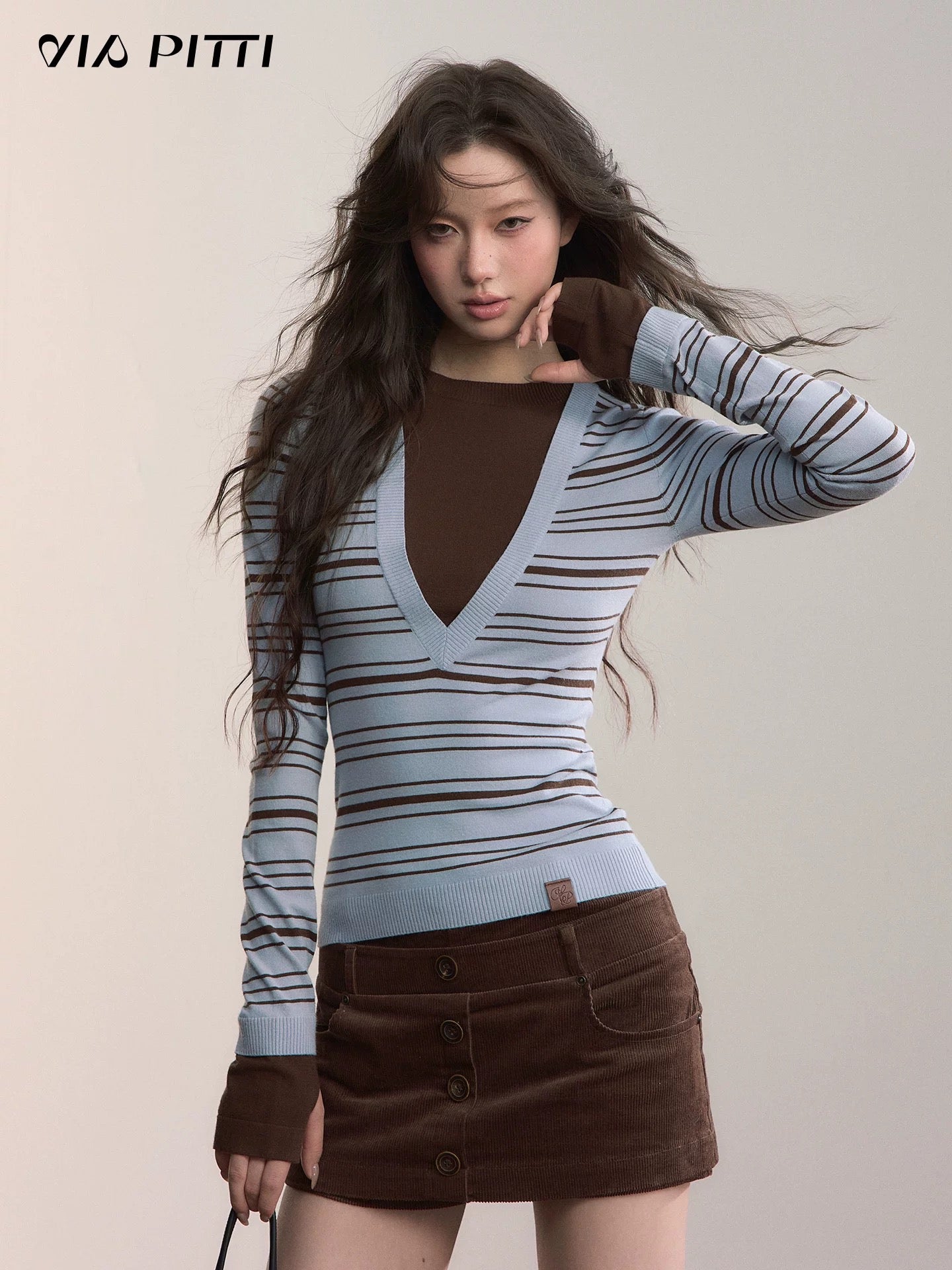 VIA PITTI VIADK637 Contrast striped round neck long sleeved knitted sweater